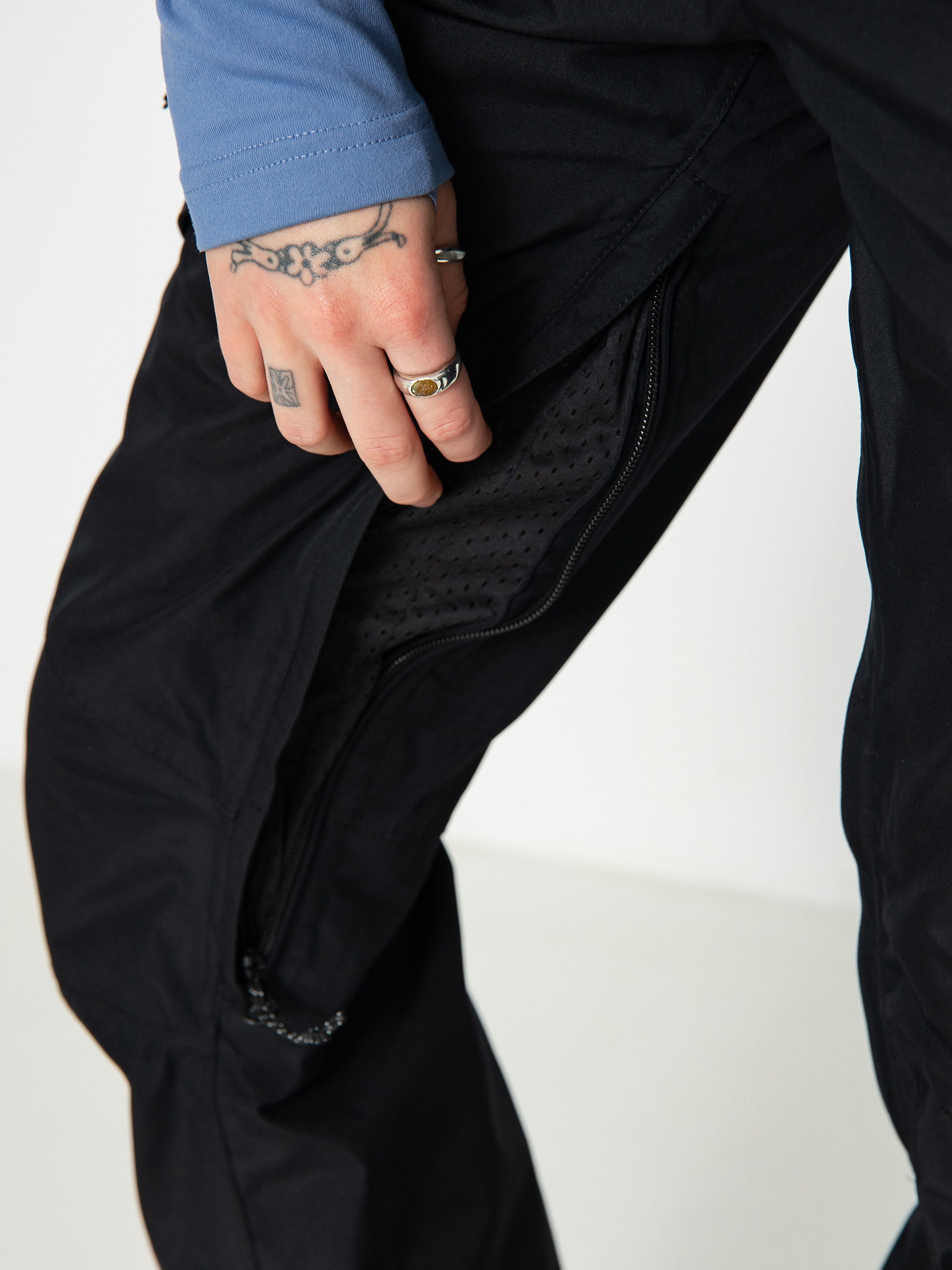 Pentru femei Pantaloni pentru snowboard Volcom Aston Gore Tex (black)