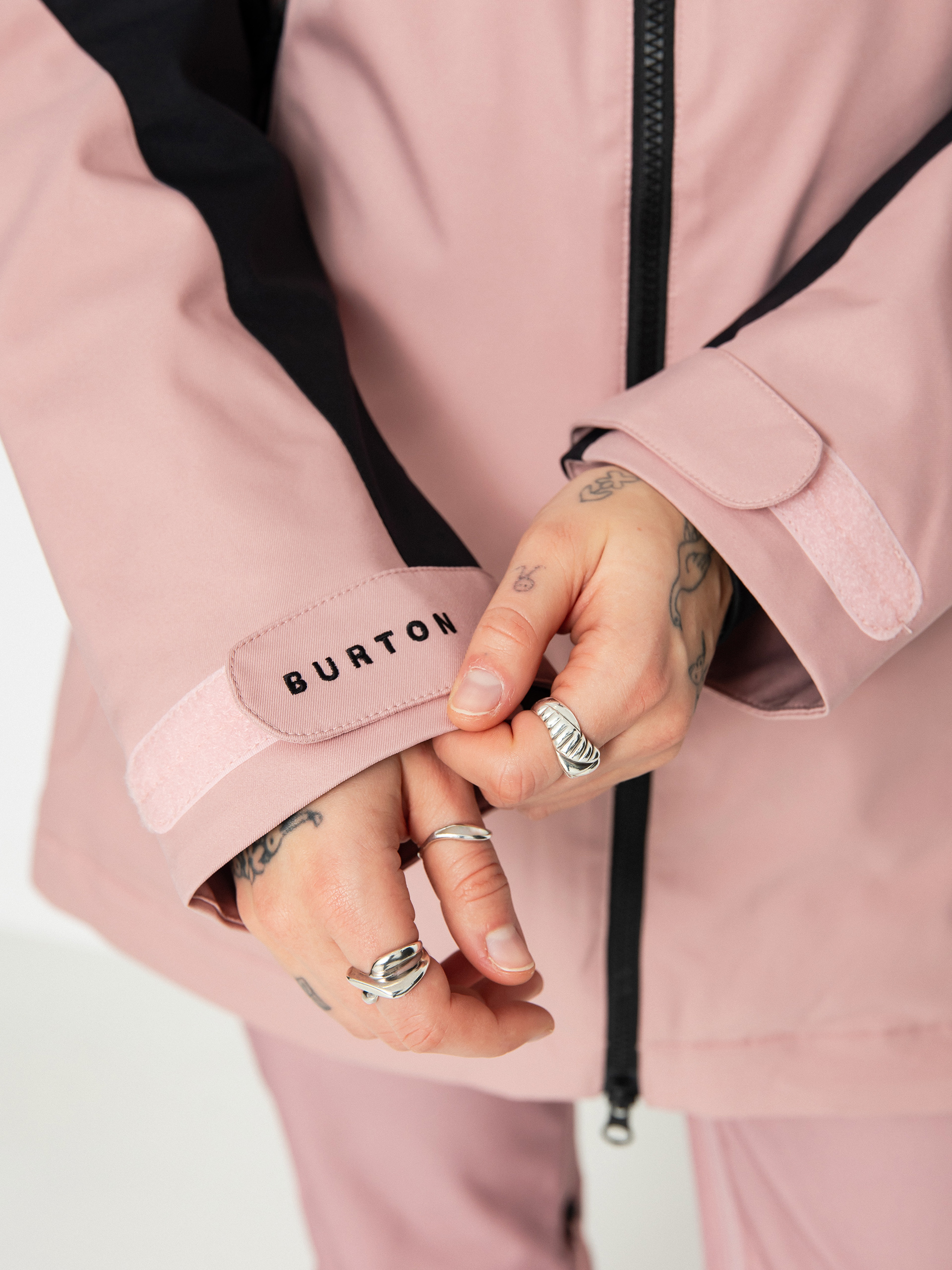 Pentru femei Geacă de snowboard Burton Lelah (true black/powder blush)