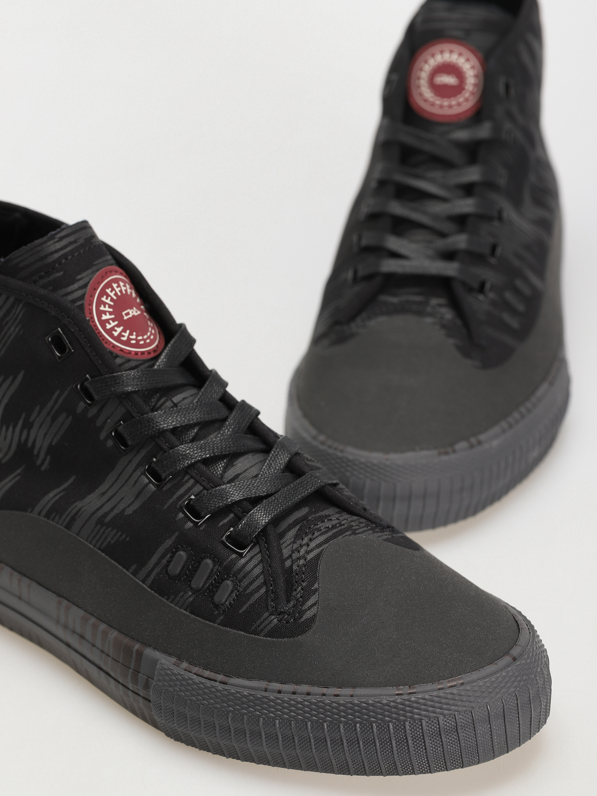 Pantofi Globe Gillette Mid (graphite/former)