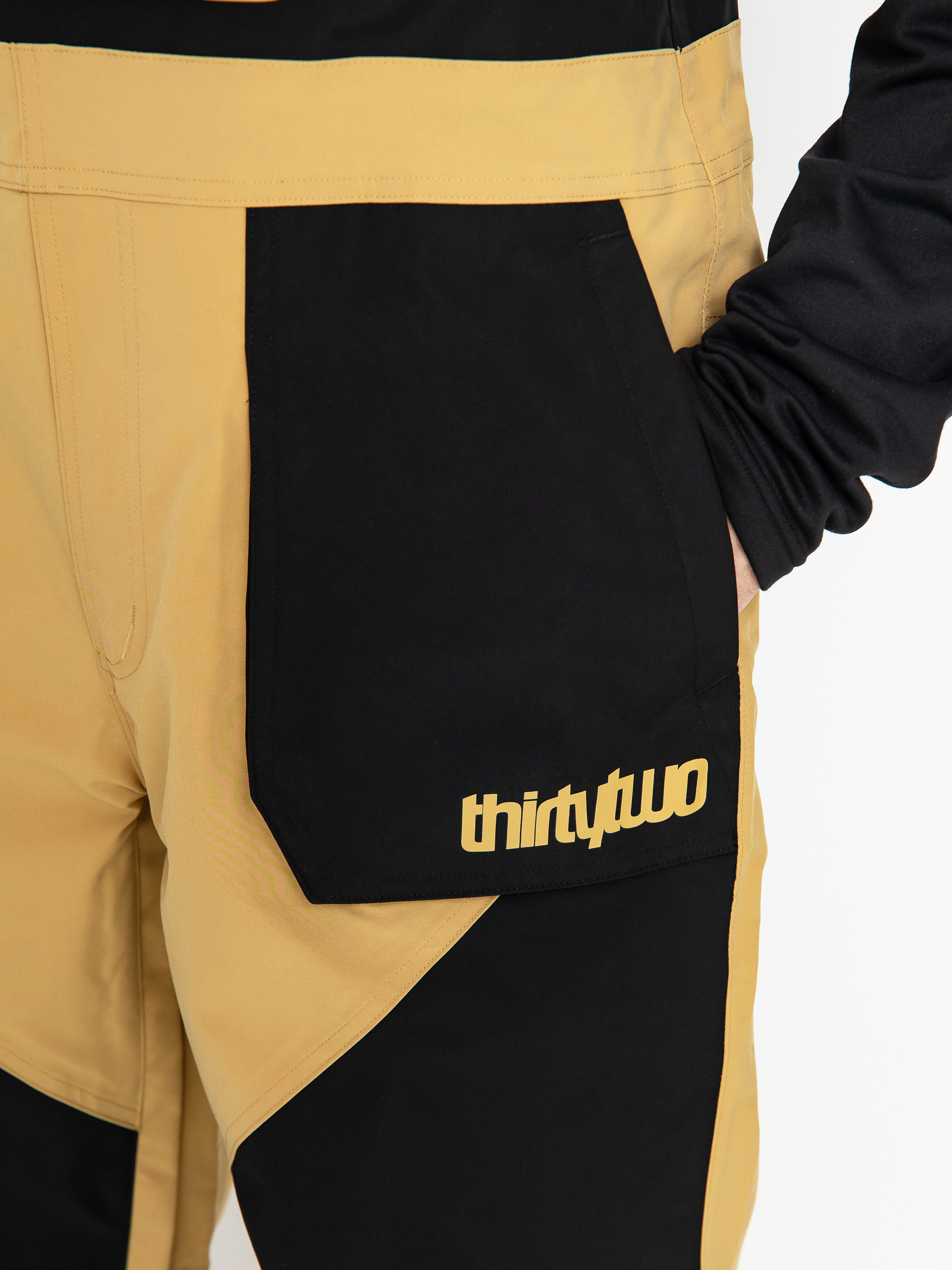 Pentru bărbați Pantaloni pentru snowboard ThirtyTwo Basement Bib (black/tan)