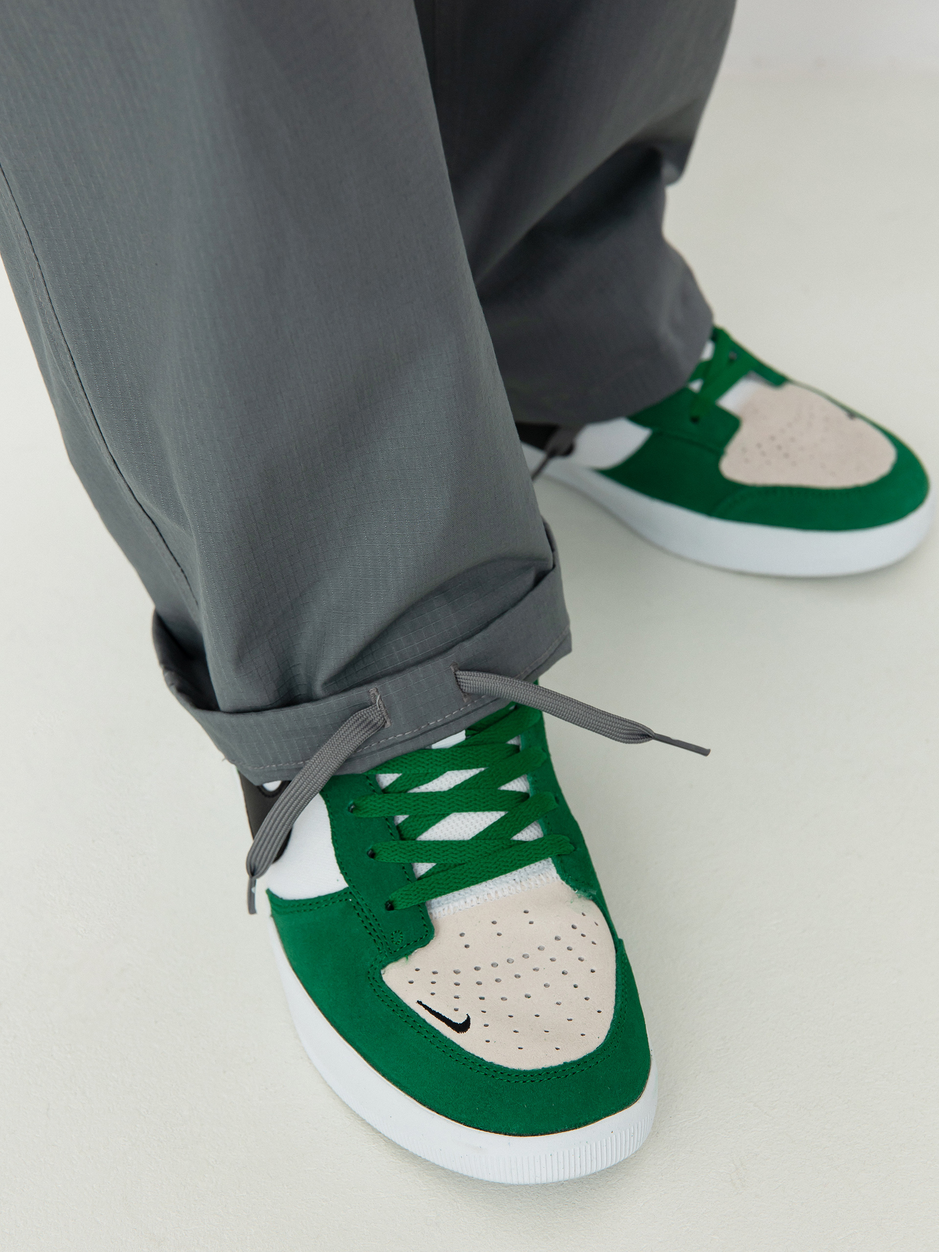 Pantaloni Nike SB Kearny Cargo (smoke grey)