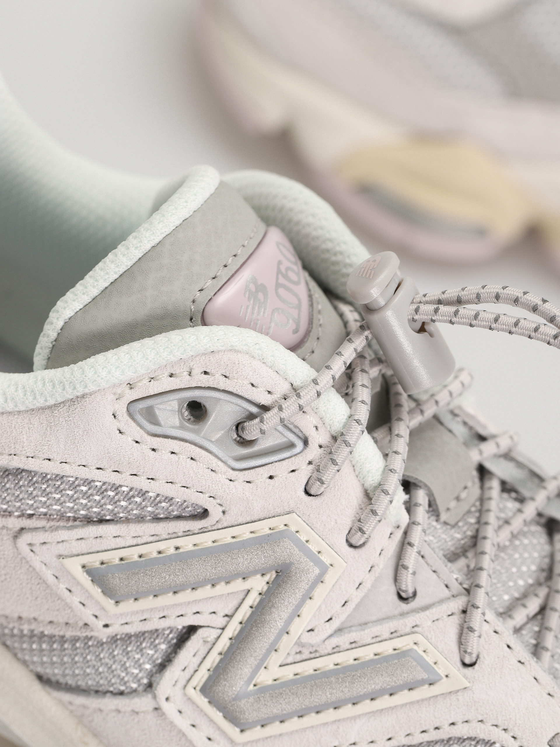 Pantofi New Balance 9060 (grey matter)