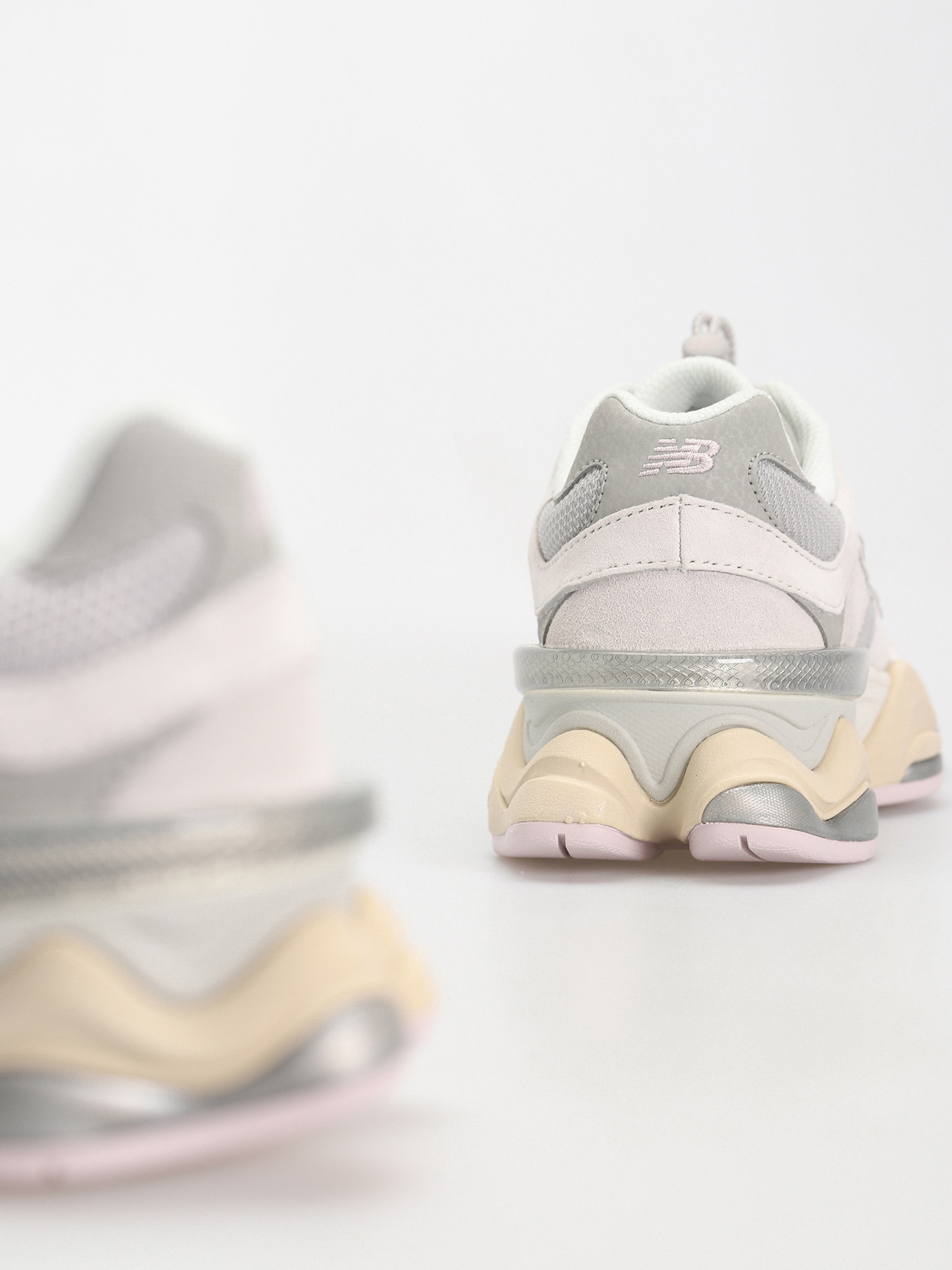 Pantofi New Balance 9060 (grey matter)