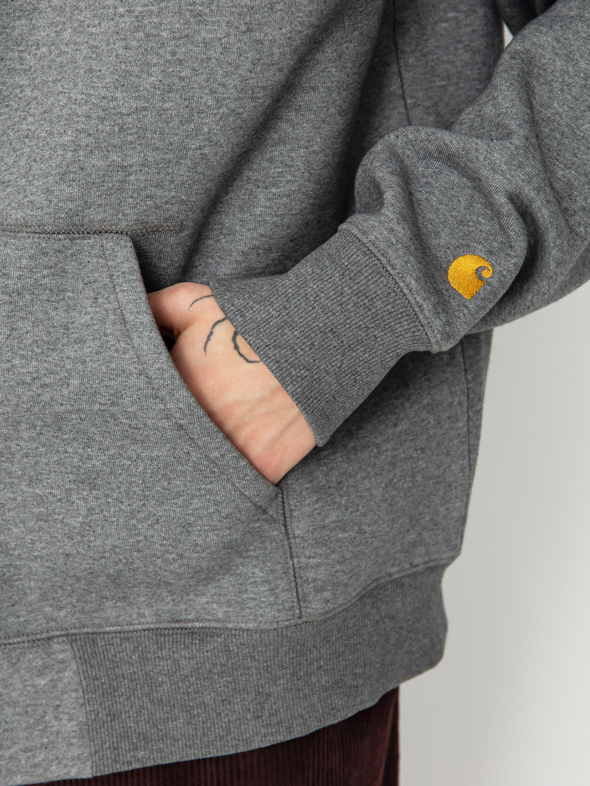 Hanorac cu glugă Carhartt WIP Chase ZHD (dark grey heather/gold)