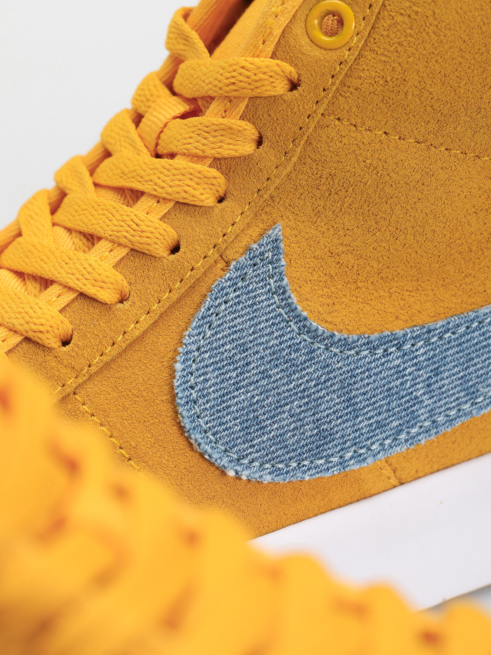 Pantofi Nike SB Zoom Blazer Mid Pro GT (university gold/game royal)