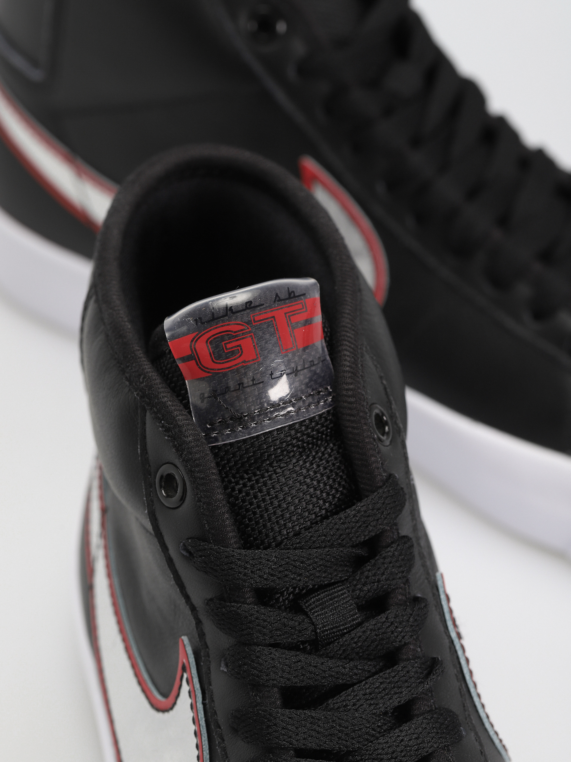 Pantofi Nike SB Zoom Blazer Mid Pro GT (black/metallic silver university red)