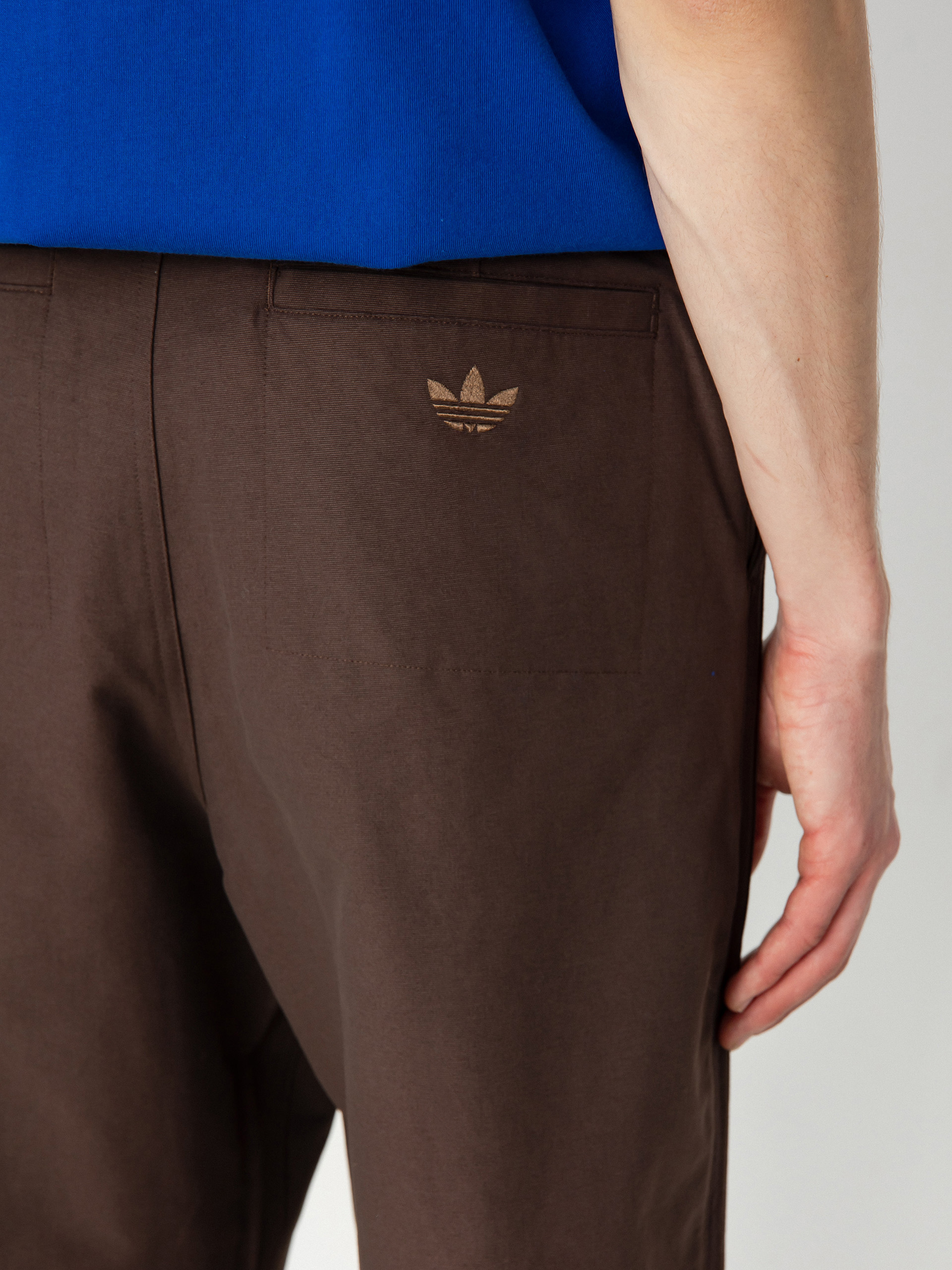Pantaloni adidas Skate Chino (brown/dbrown)