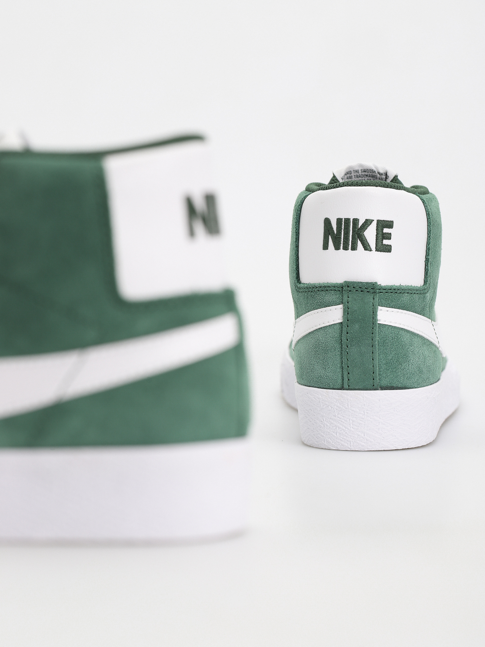 Pantofi Nike SB Zoom Blazer Mid (fir/white fir white)