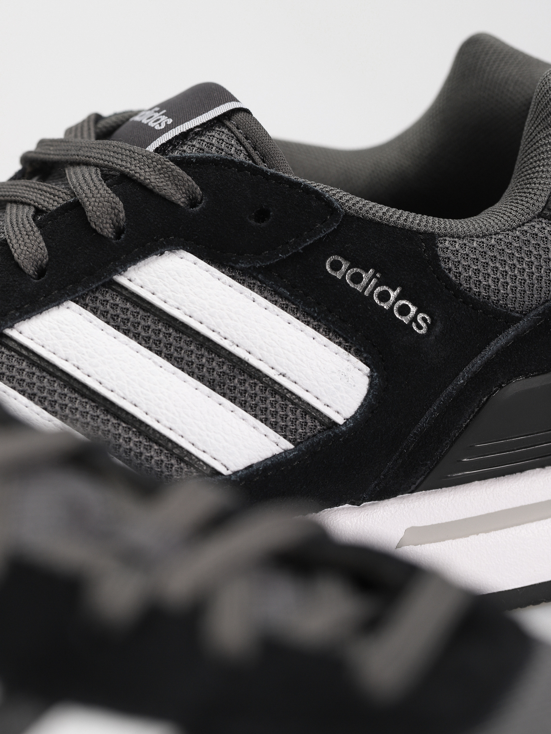 Pantofi adidas Run 80s (cblack/ftwwht/gresix)