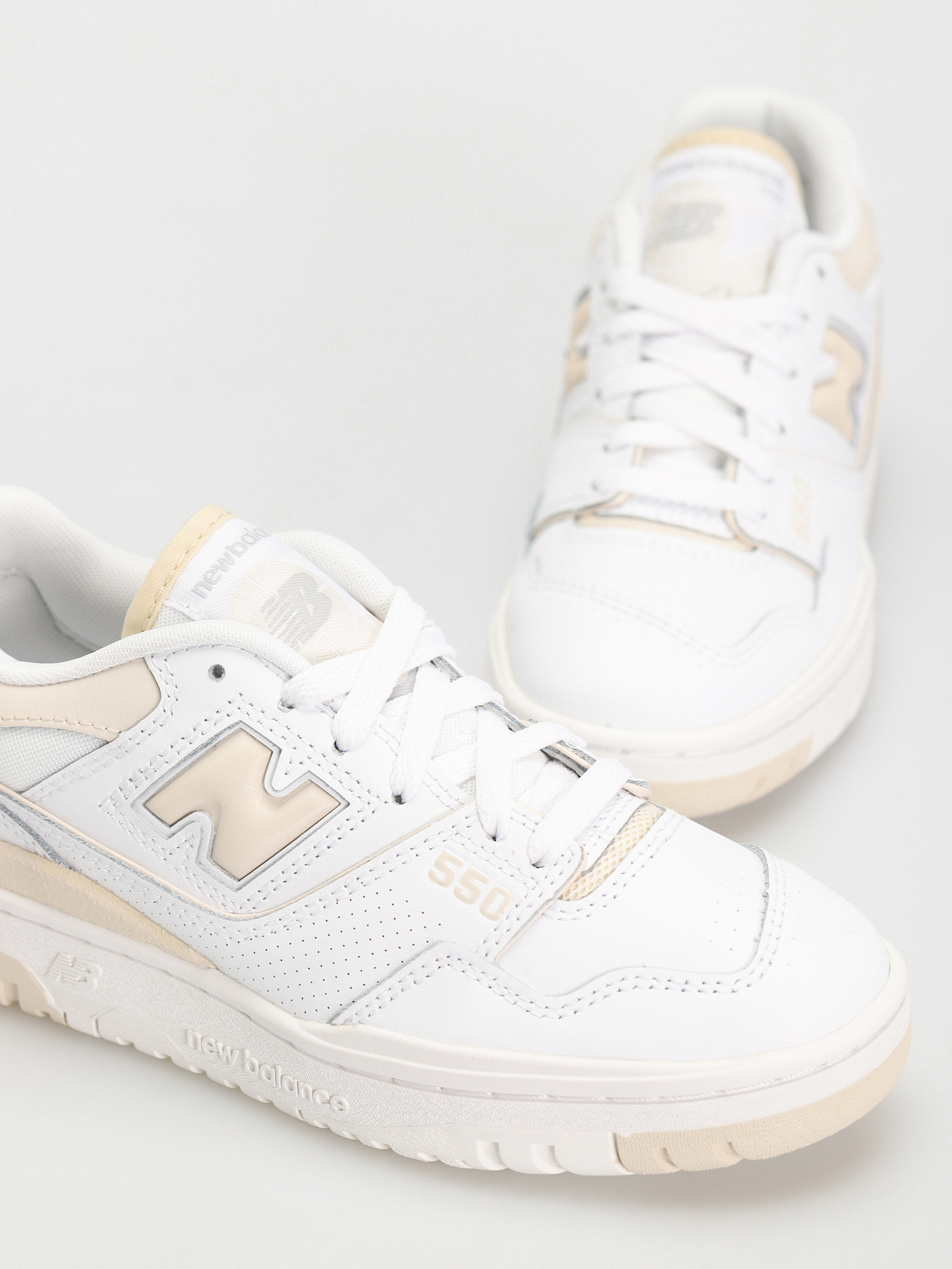 Pantofi New Balance 550 Wmn (white linen)