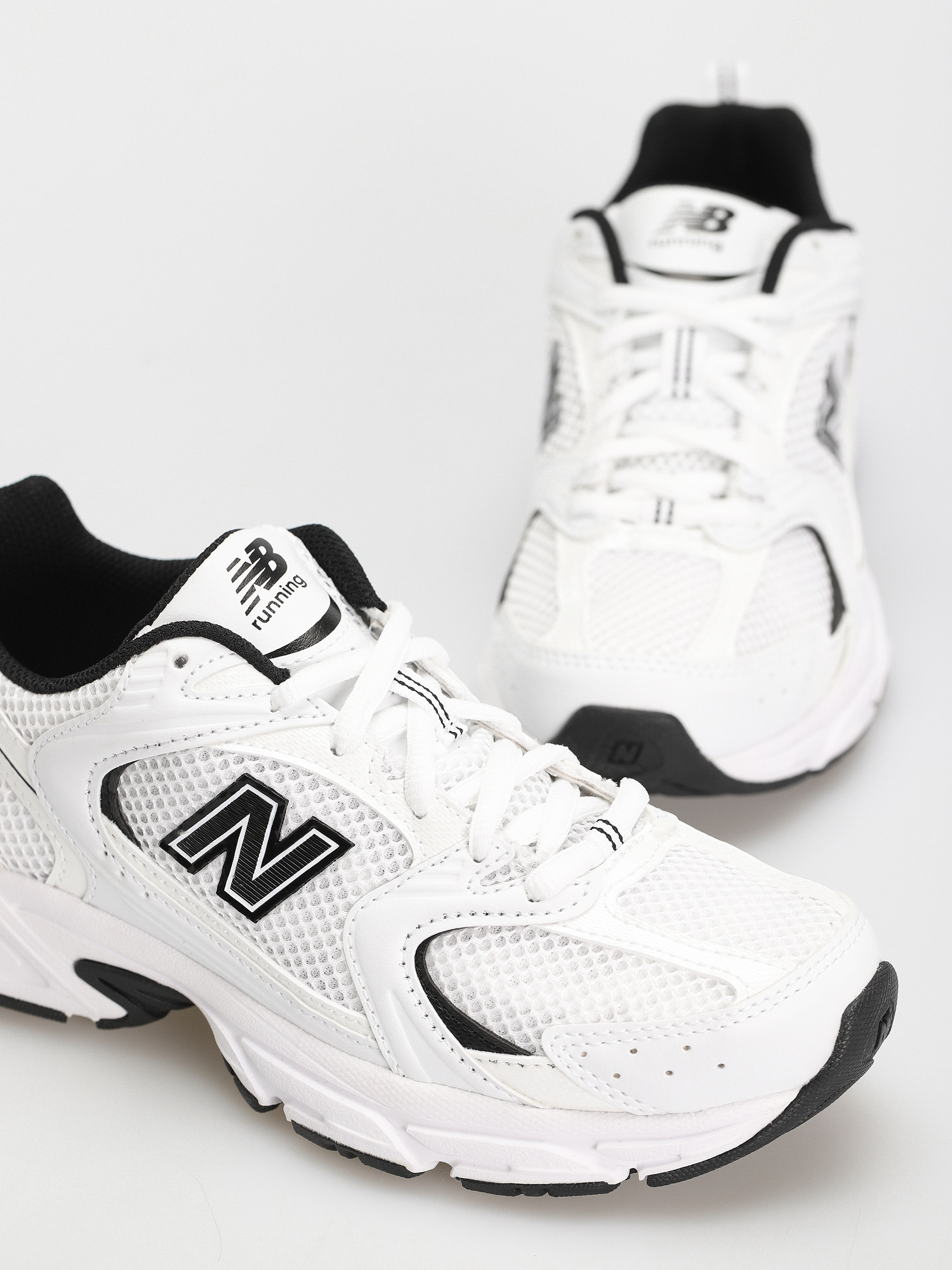 Pantofi New Balance 530 (white black details)