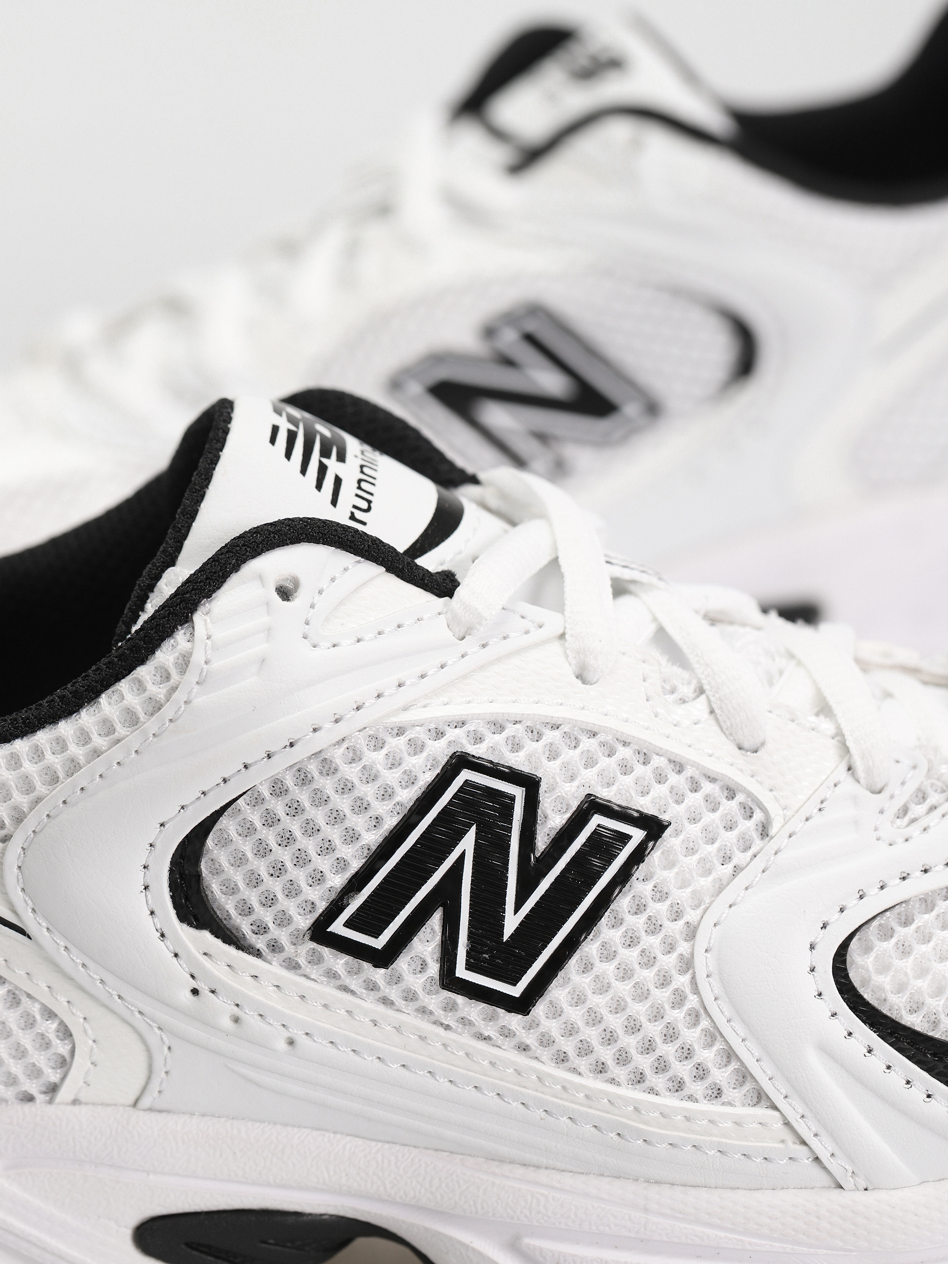 Pantofi New Balance 530 (white black details)
