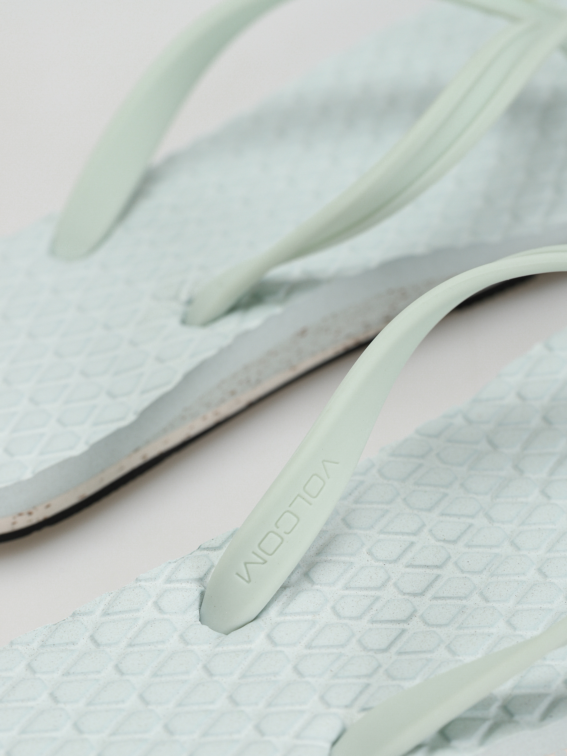 papuci de plajă Volcom Eco Concourse Wmn (chlorine)