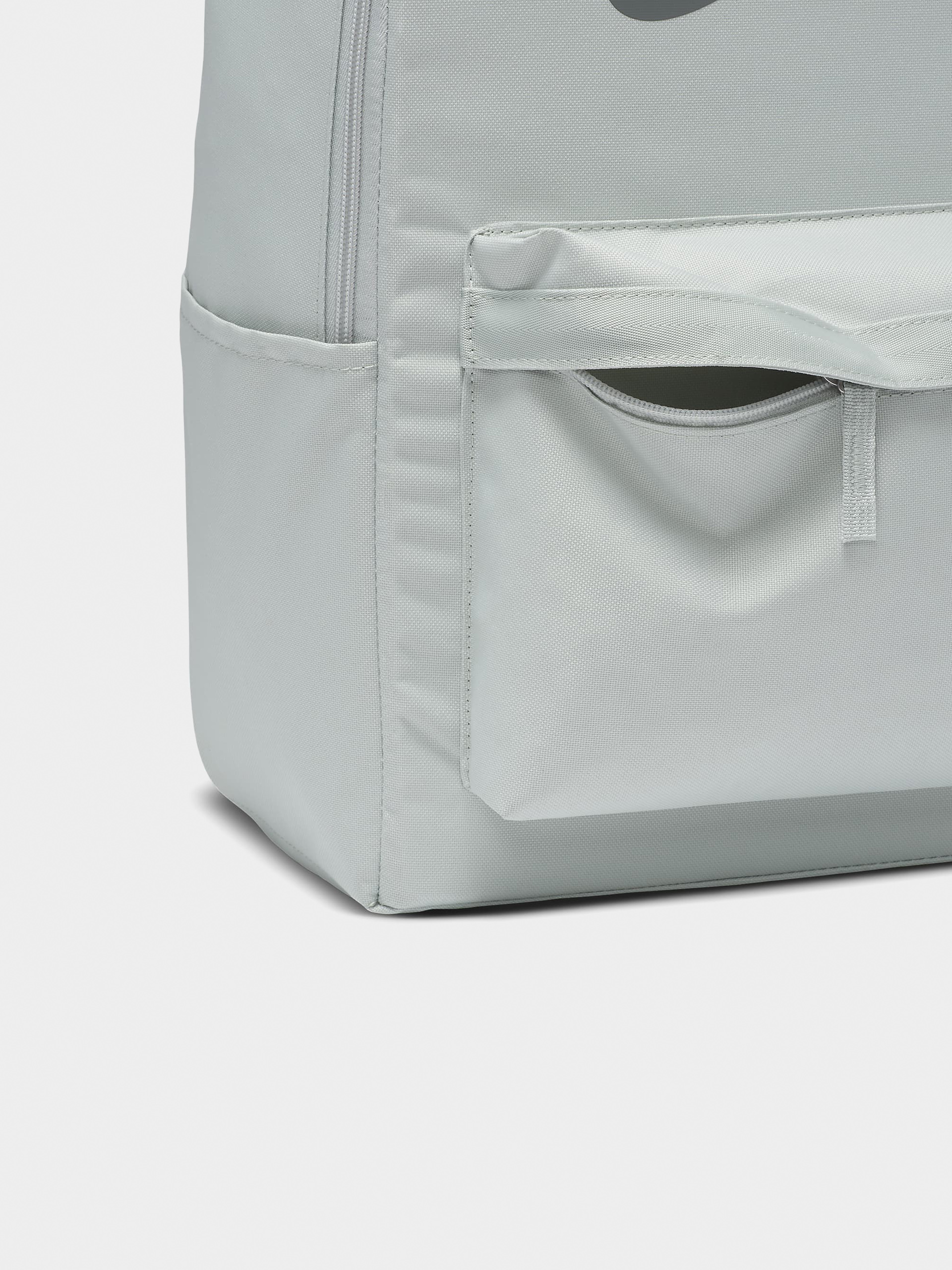 Rucsac Nike SB Heritage (light silver/light silver/smoke grey)