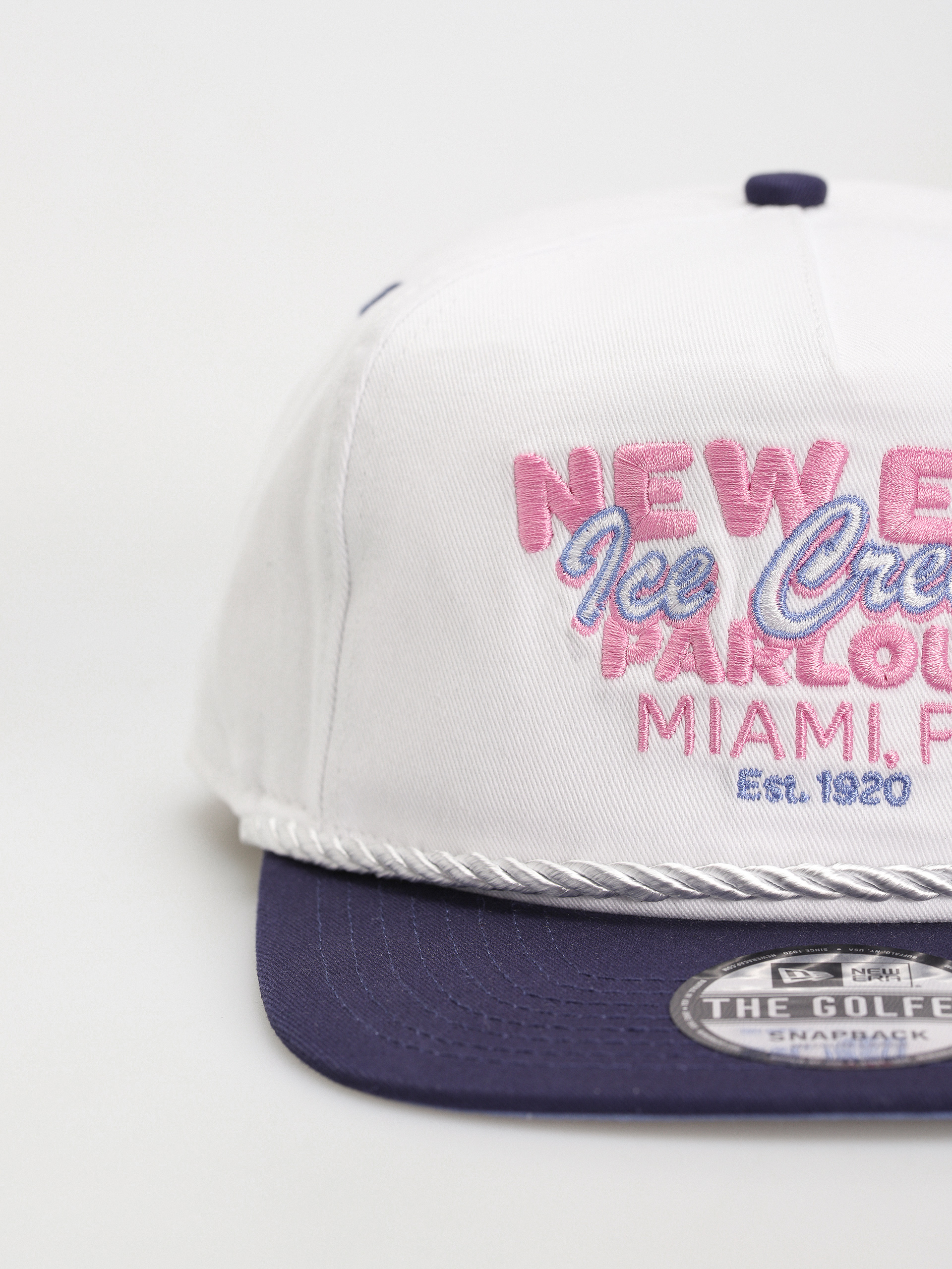 Șapcă New Era Graphic Golfer (white/navy)