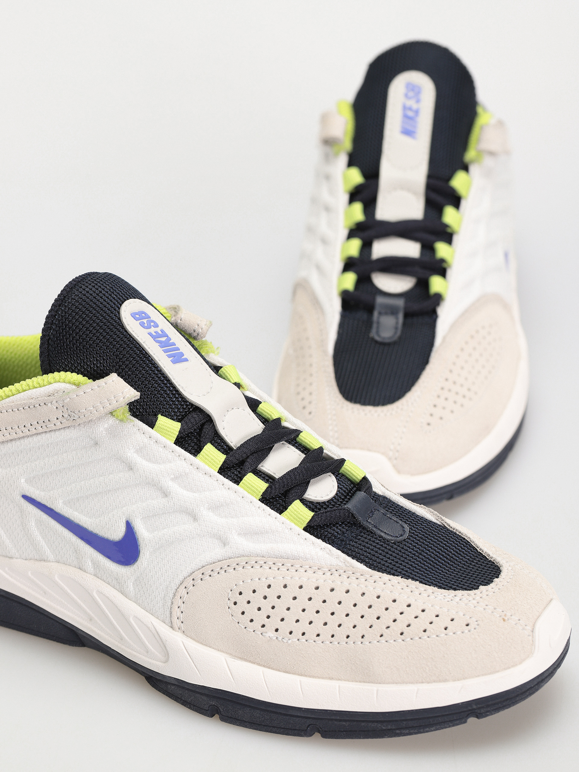 Pantofi Nike SB Vertebrae (summit white/persian violet)