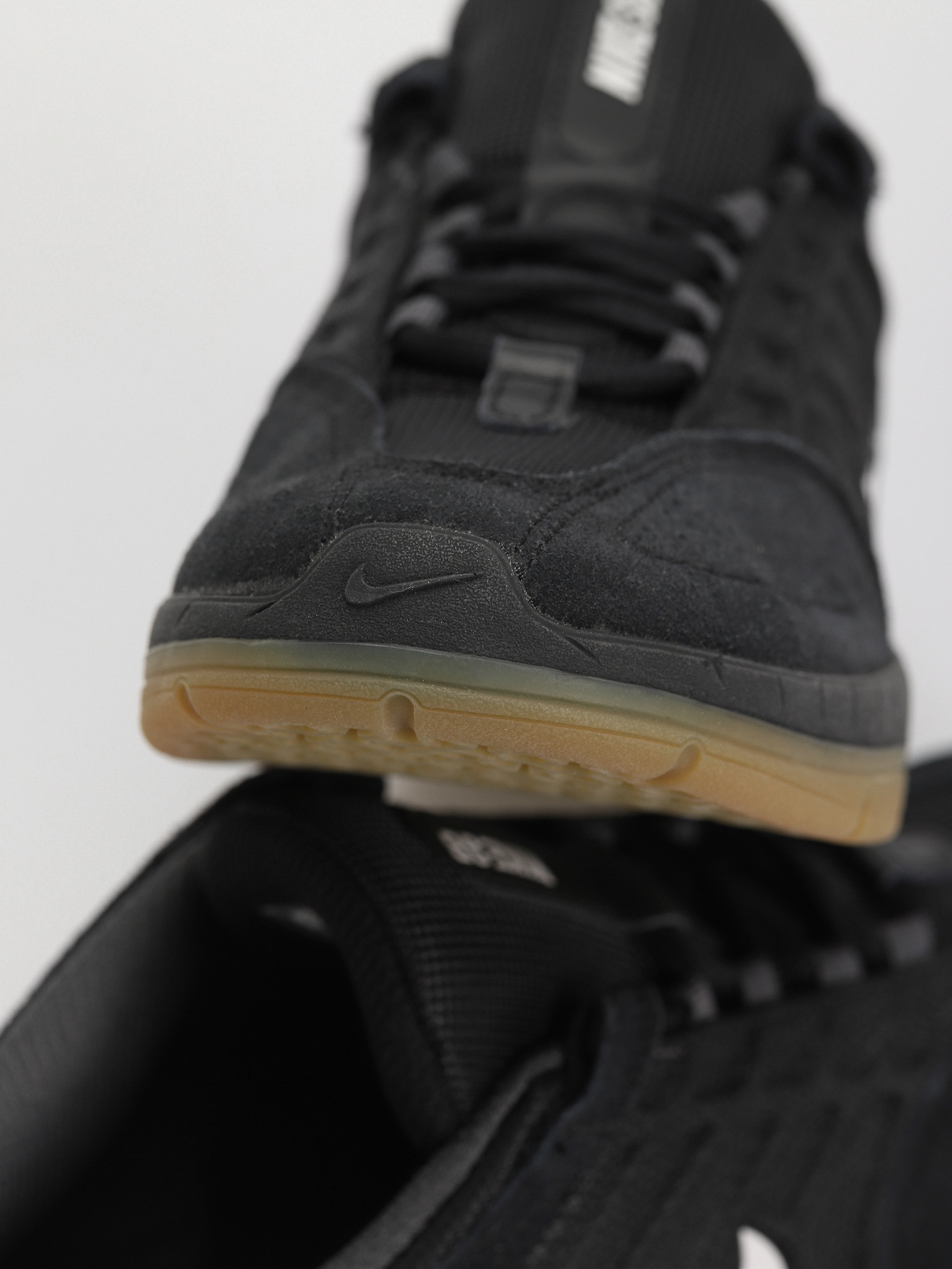 Pantofi Nike SB Vertebrae (black/summit white anthracite black)