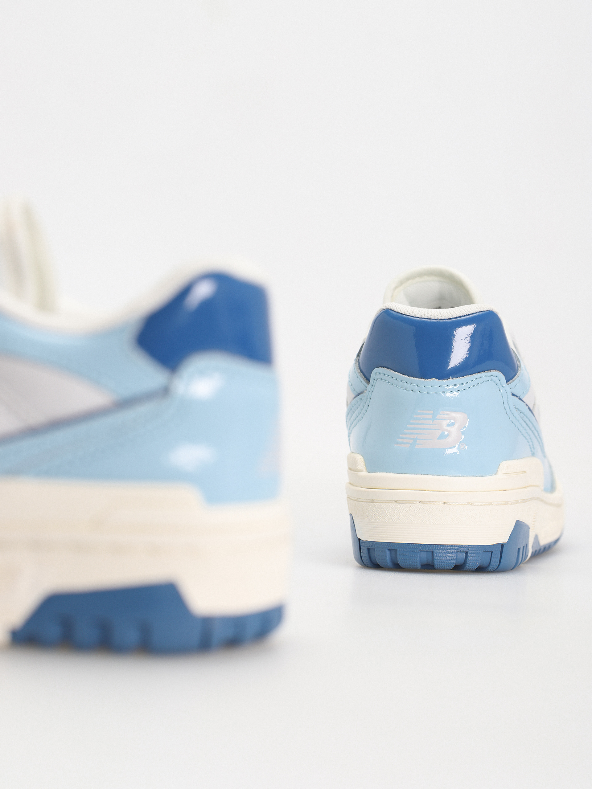 Pantofi New Balance 550 (chrome blue patent)