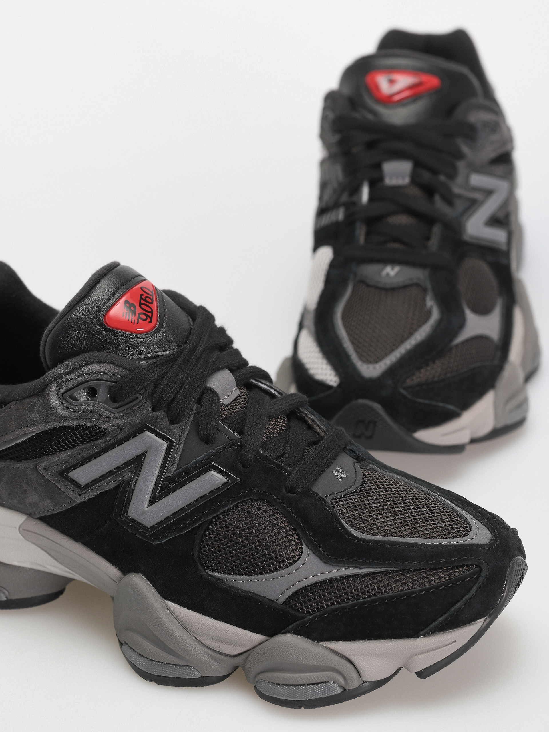 Pantofi New Balance 9060 (black castlerock grey)
