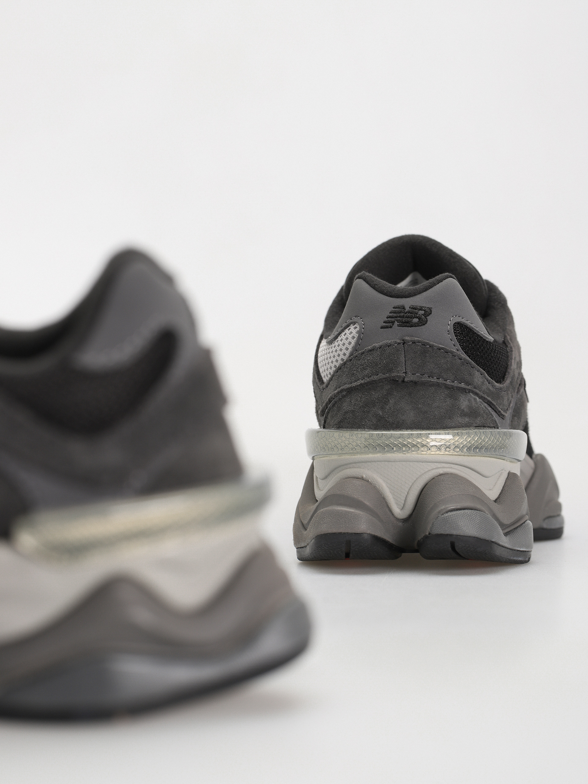 Pantofi New Balance 9060 (black castlerock grey)