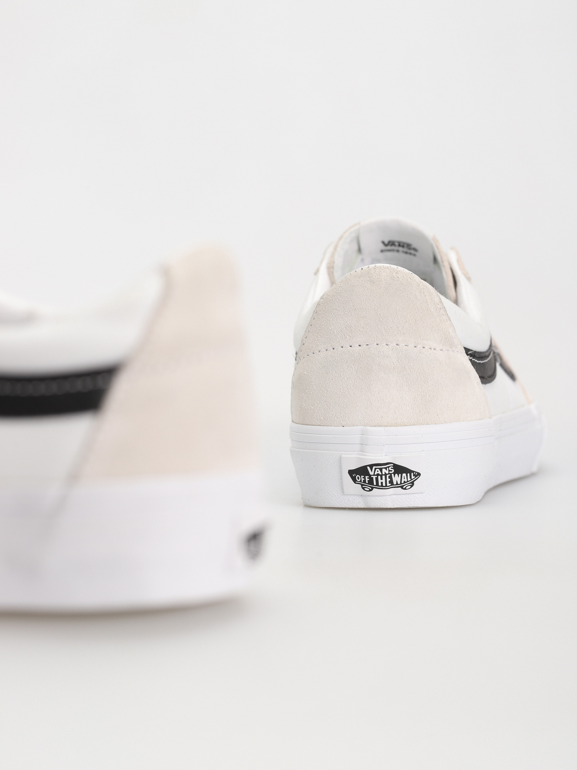 Pantofi Vans Sk8 Low (contrast white/black)