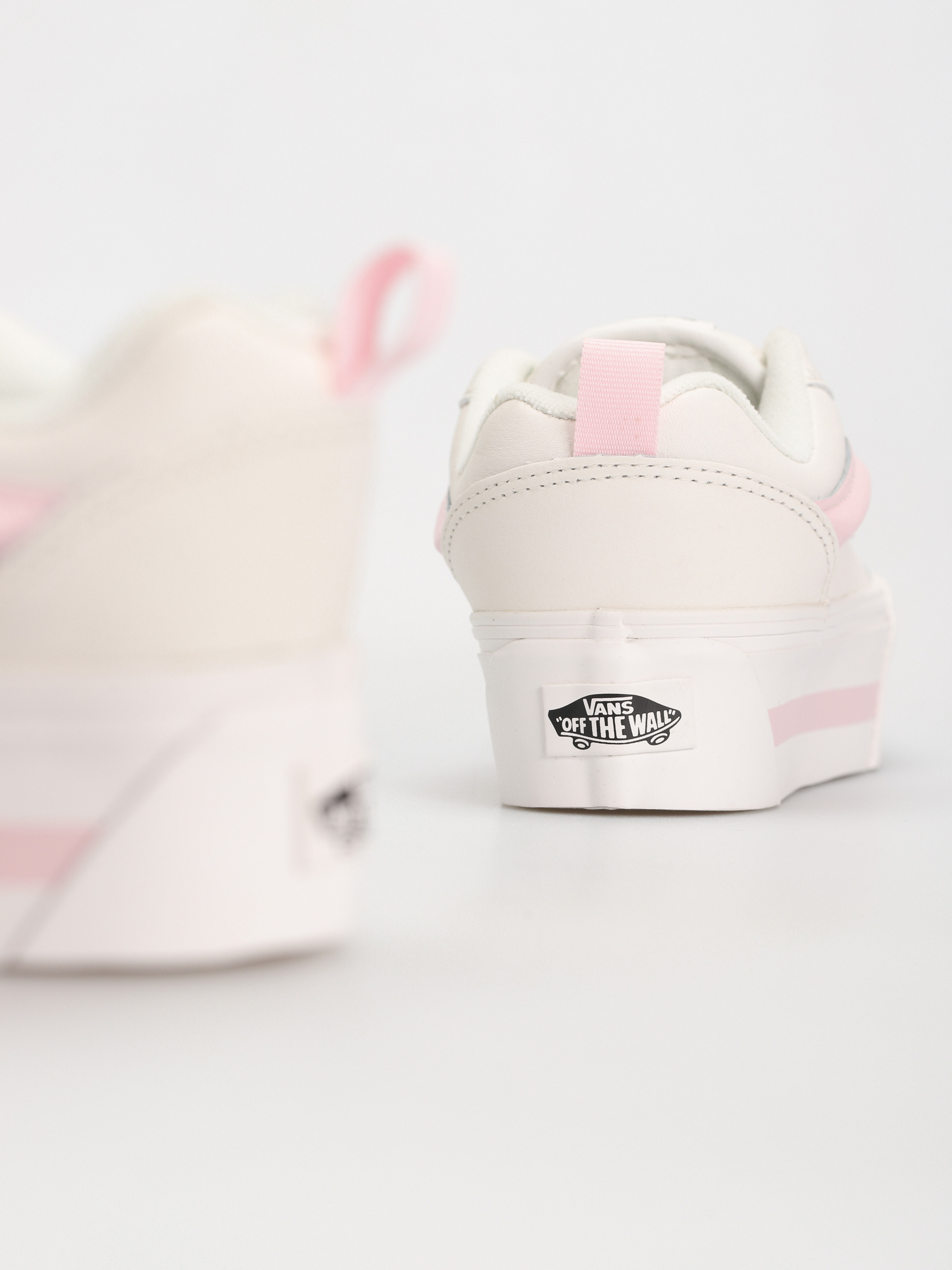 Pantofi Vans Knu Stack (smarten up white/pink)