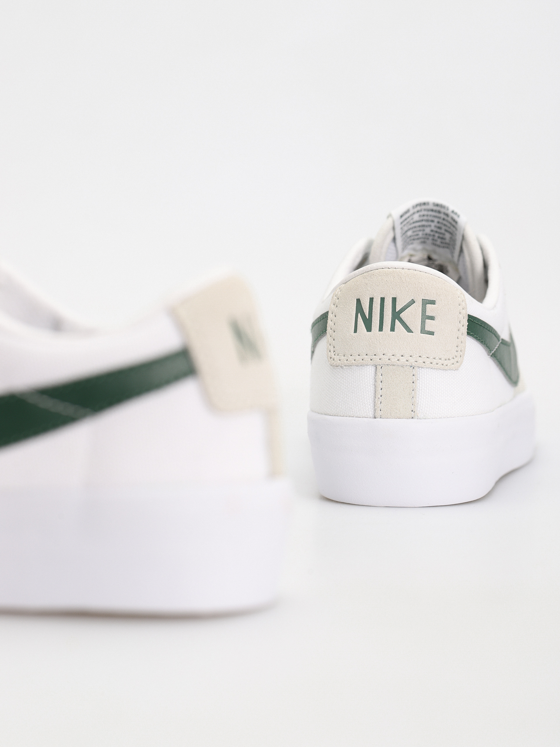 Pantofi Nike SB Zoom Blazer Low Pro Gt - alb (white/fir white gum Pantofi Nike SB Zoom Blazer Low Pro Gt - alb (white/fir white gum