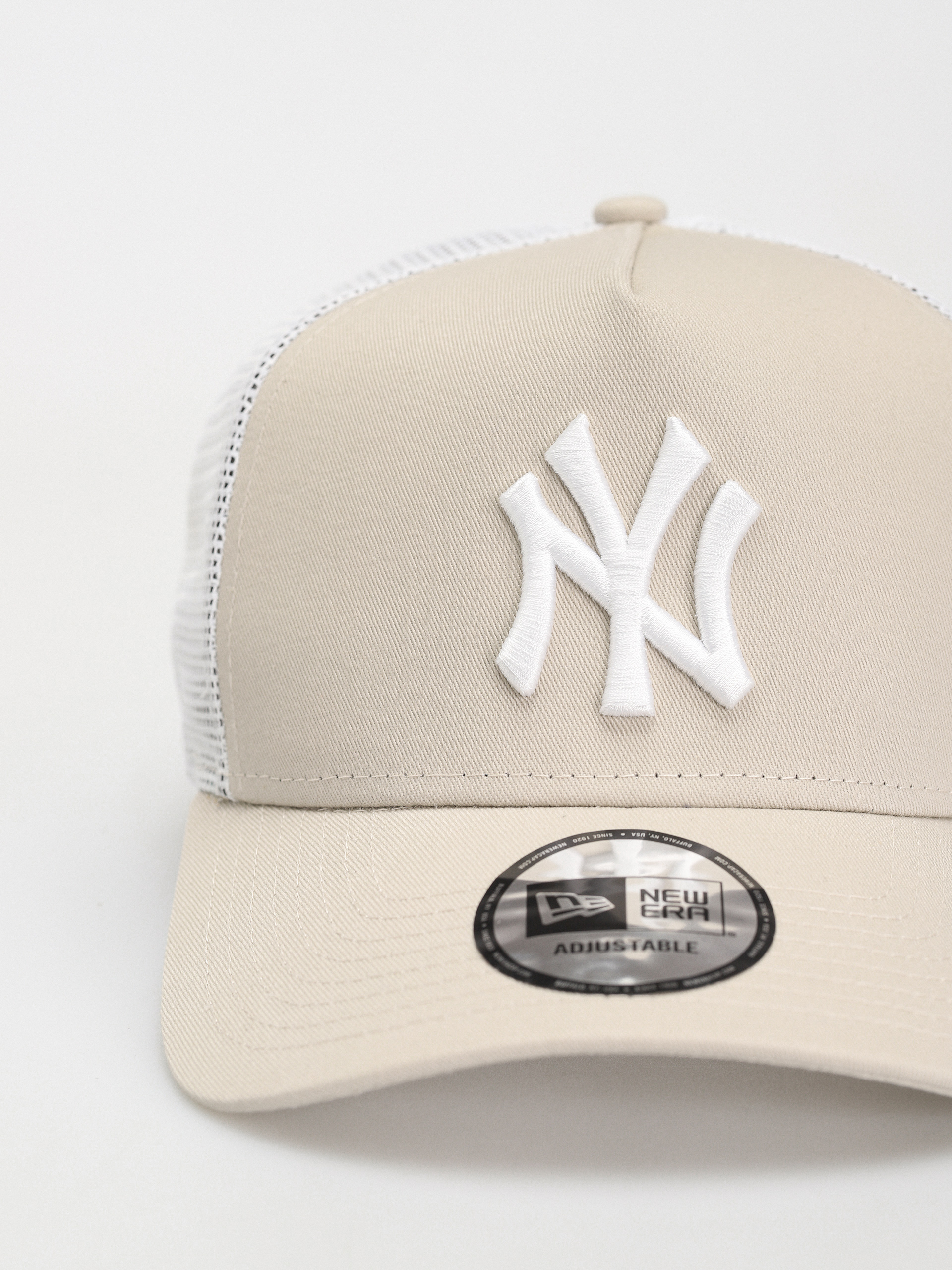 Șapcă New Era League Essential 9Forty Af Trucker New York Yankees (stone/white)