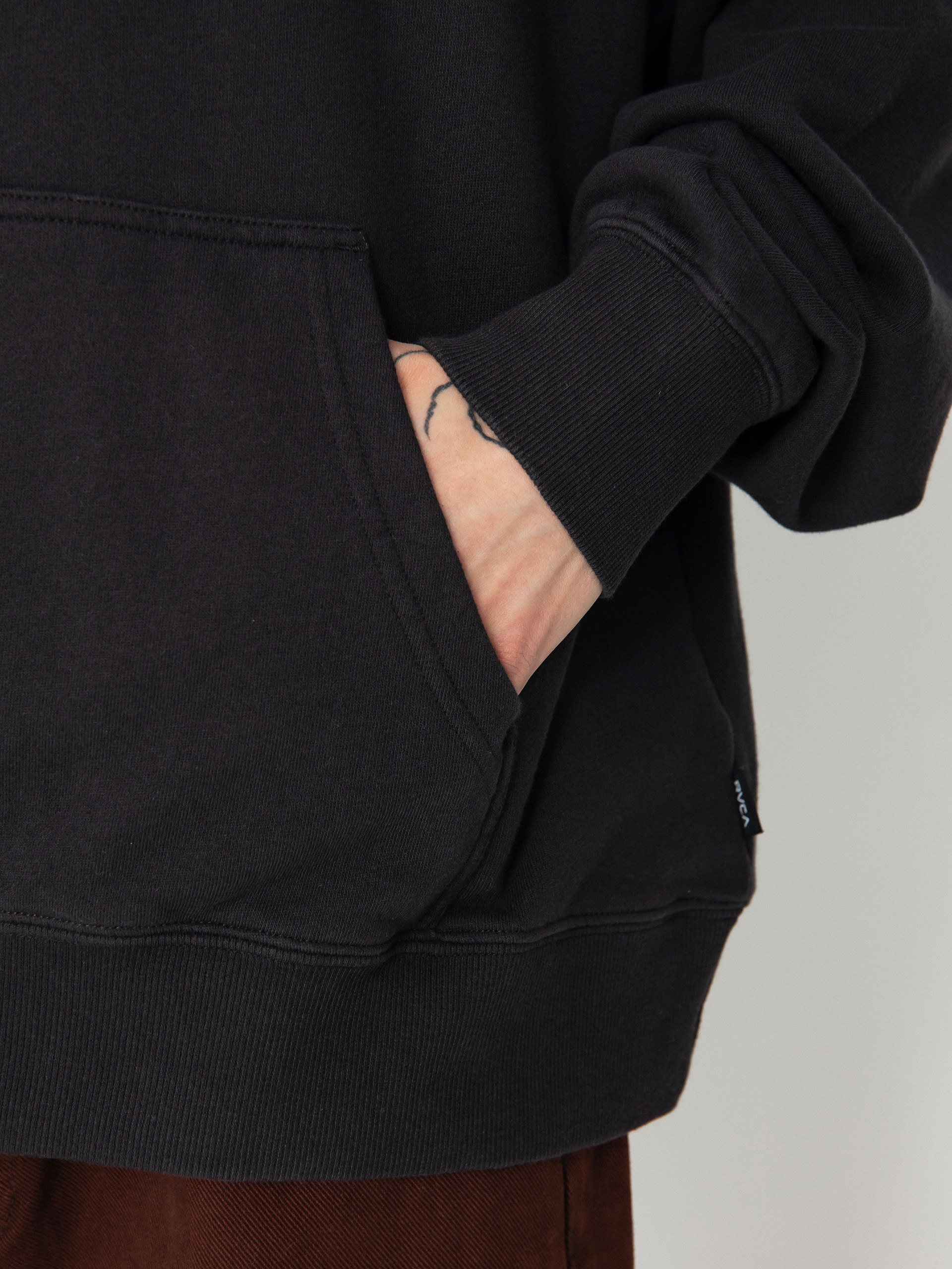 Hanorac cu glugă RVCA Benj Bouquet HD (washed black)