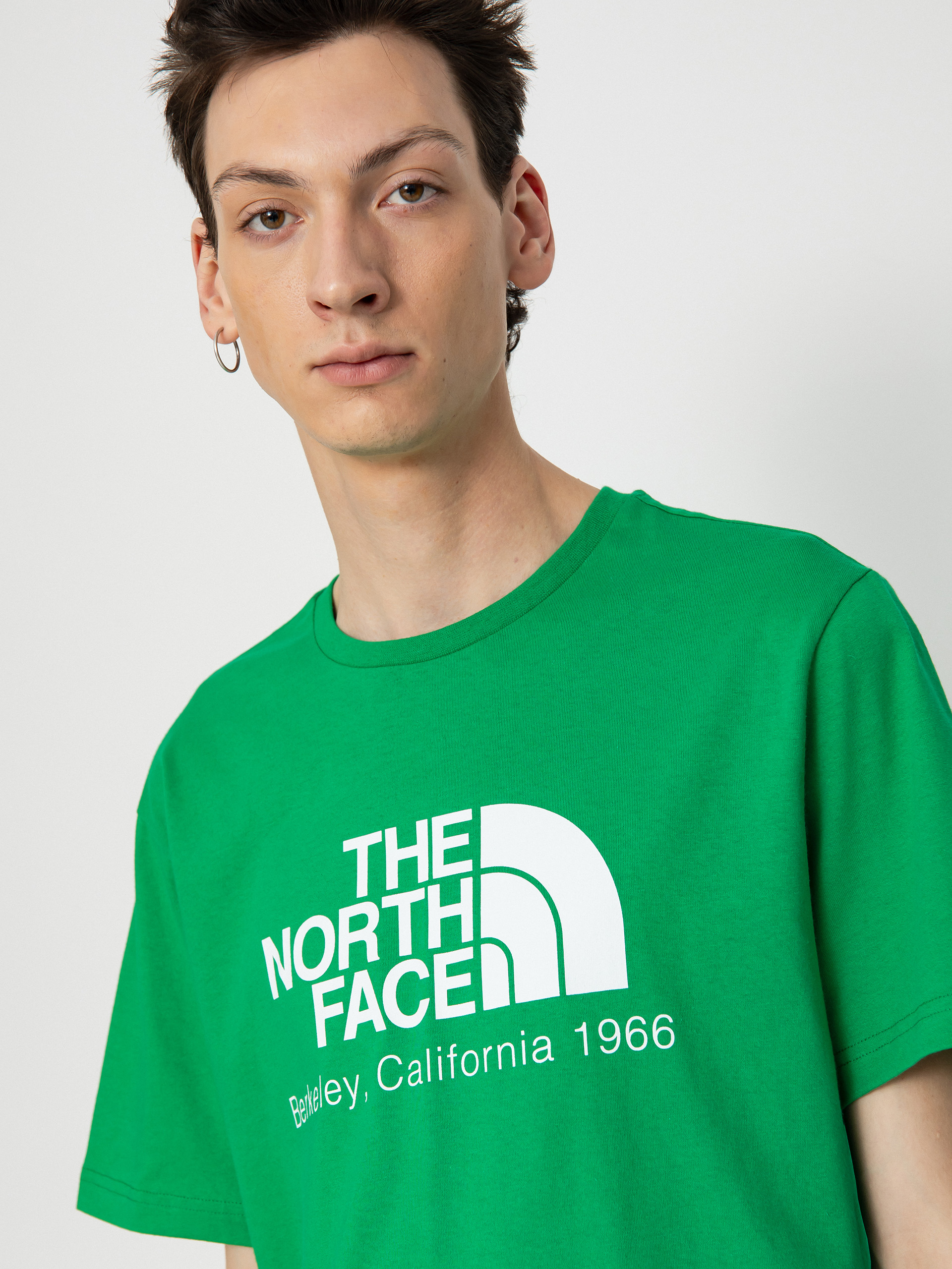 Tricou The North Face Berkeley California In Scrap (optic emerald)