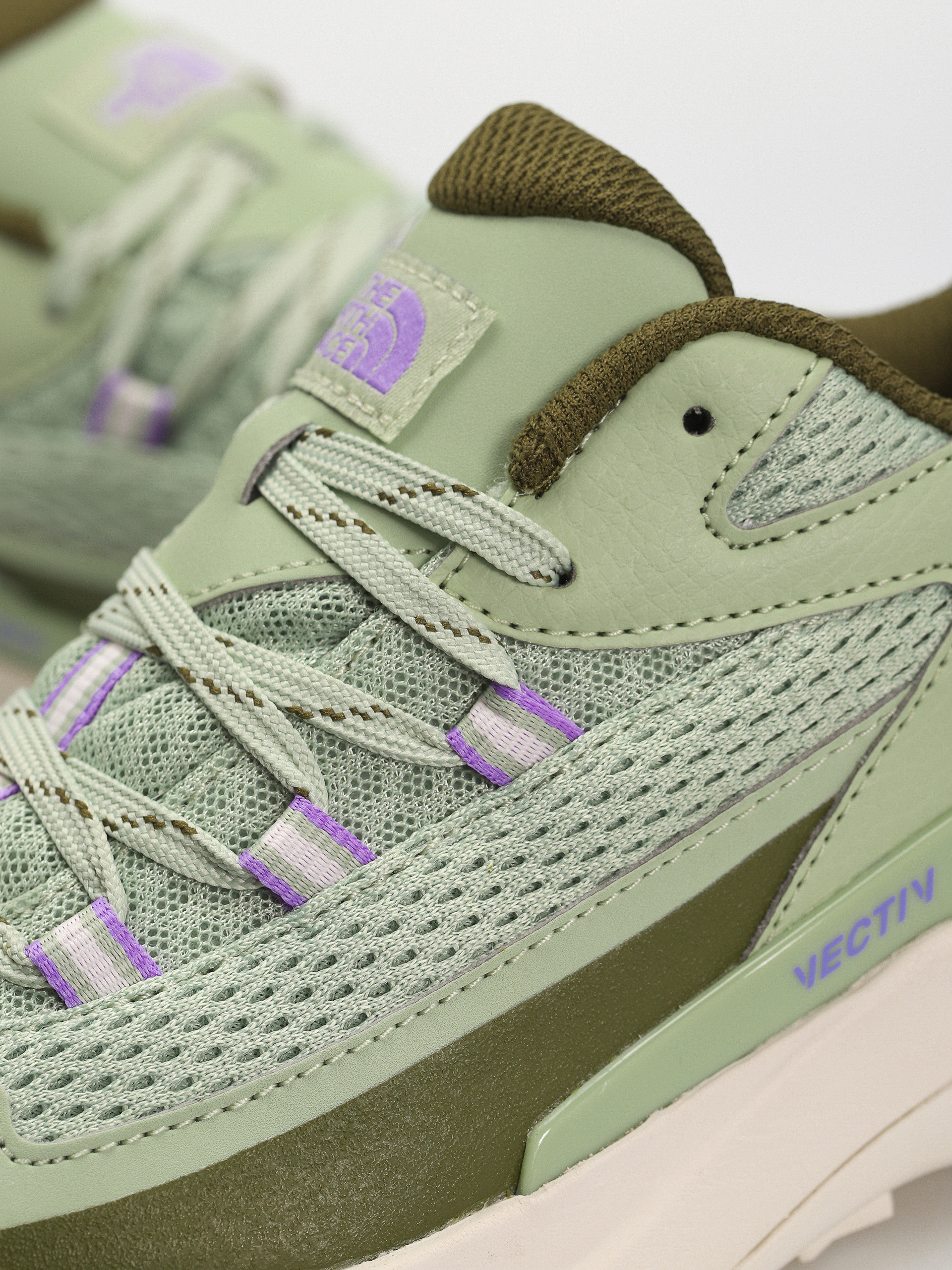 Pantofi The North Face Vectiv Taraval Wmn (misty sage/forest olive)