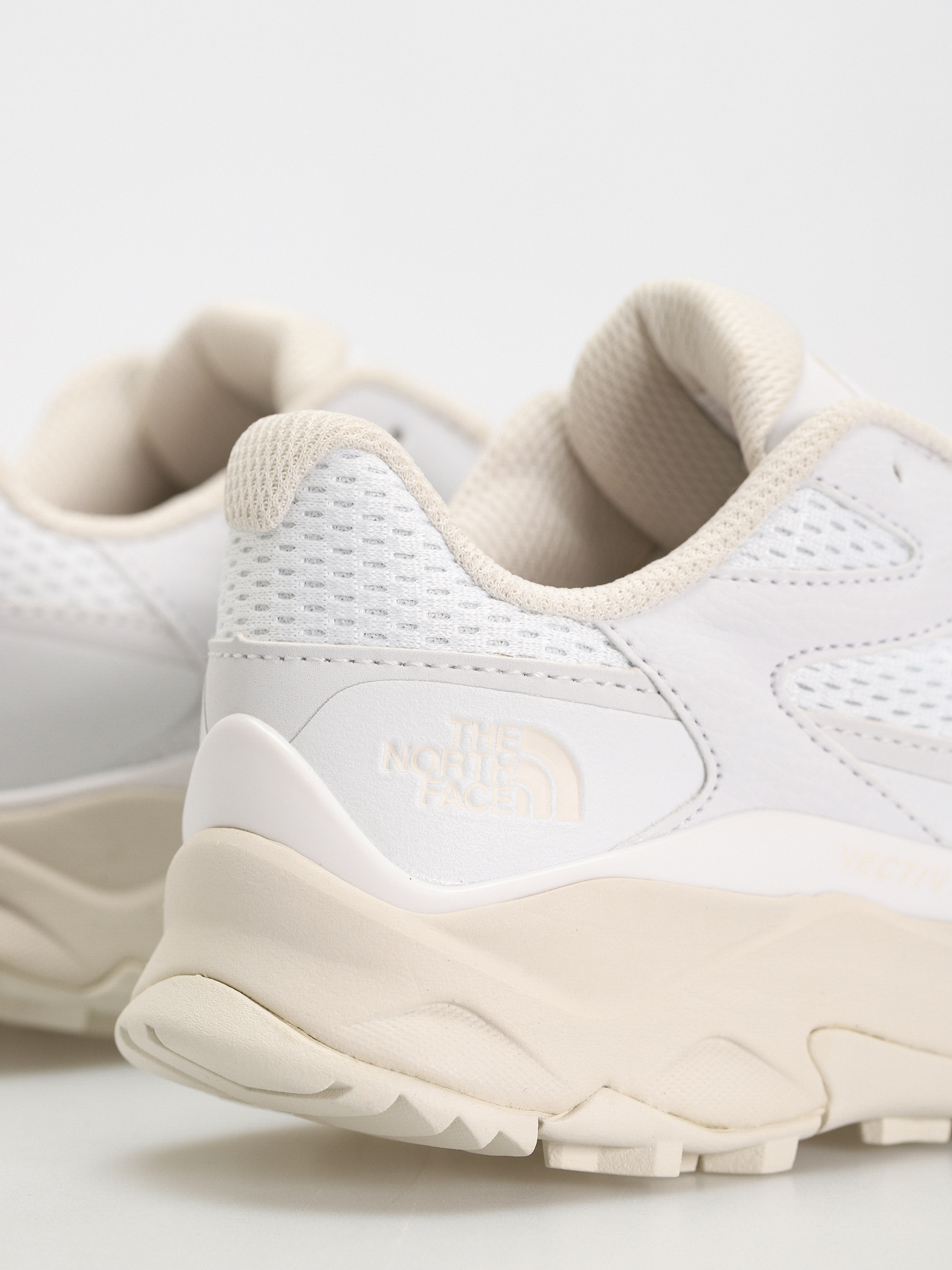 Pantofi The North Face Vectiv Taraval Wmn (tnf white/white dune)