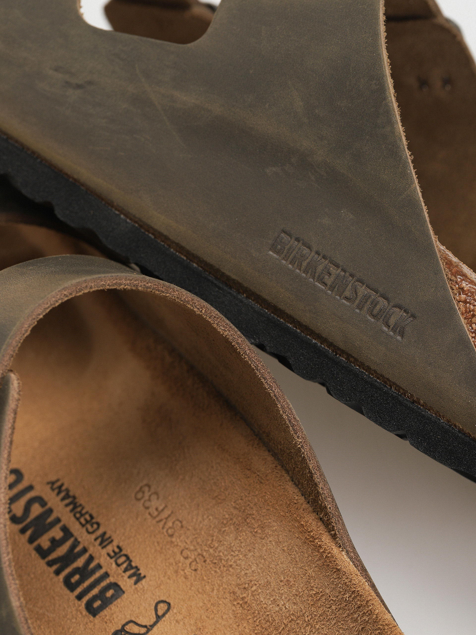 Șlapi Birkenstock Arizona Oiled Leather Regular (faded khaki)