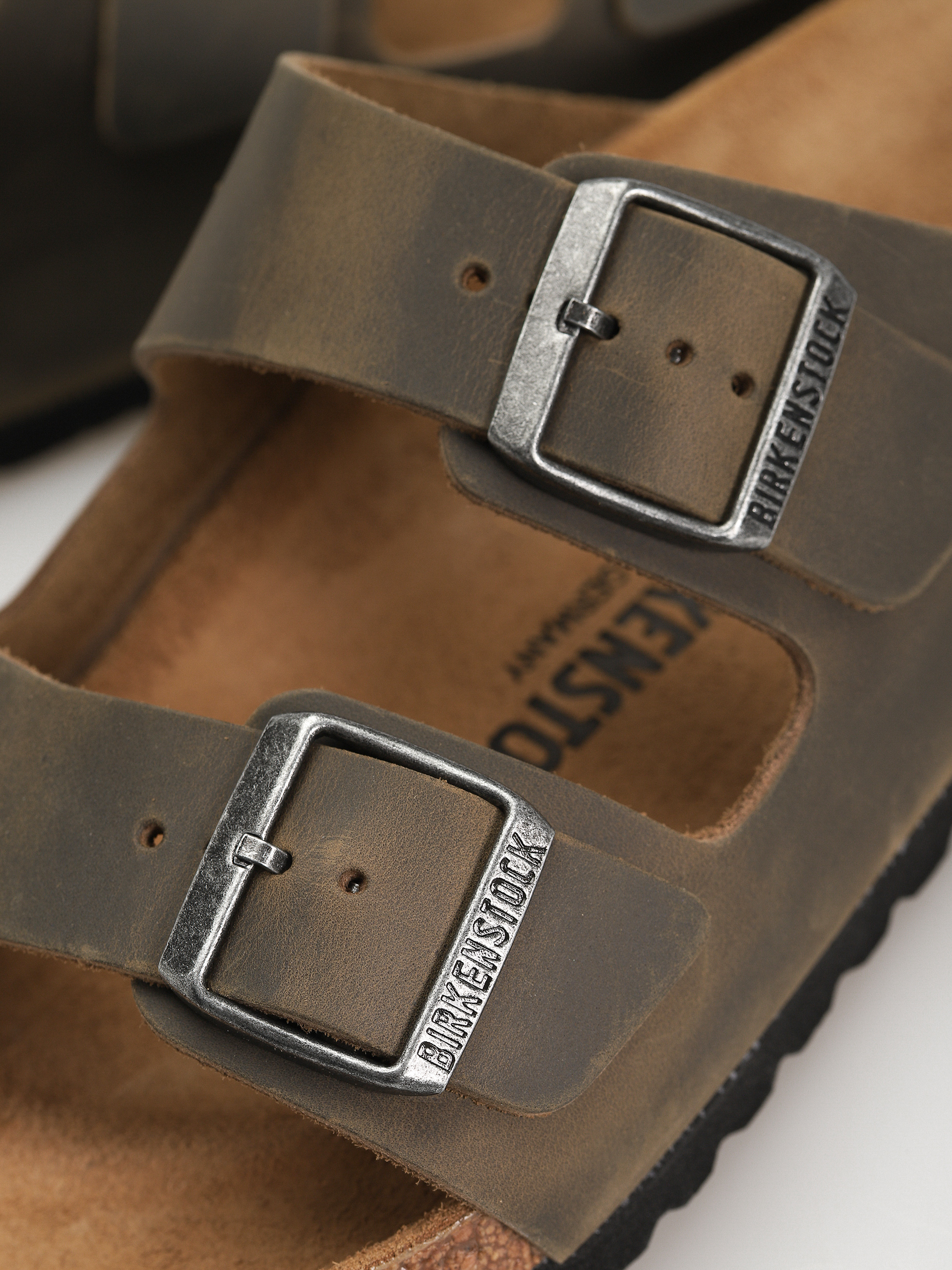 Șlapi Birkenstock Arizona Oiled Leather Regular (faded khaki)