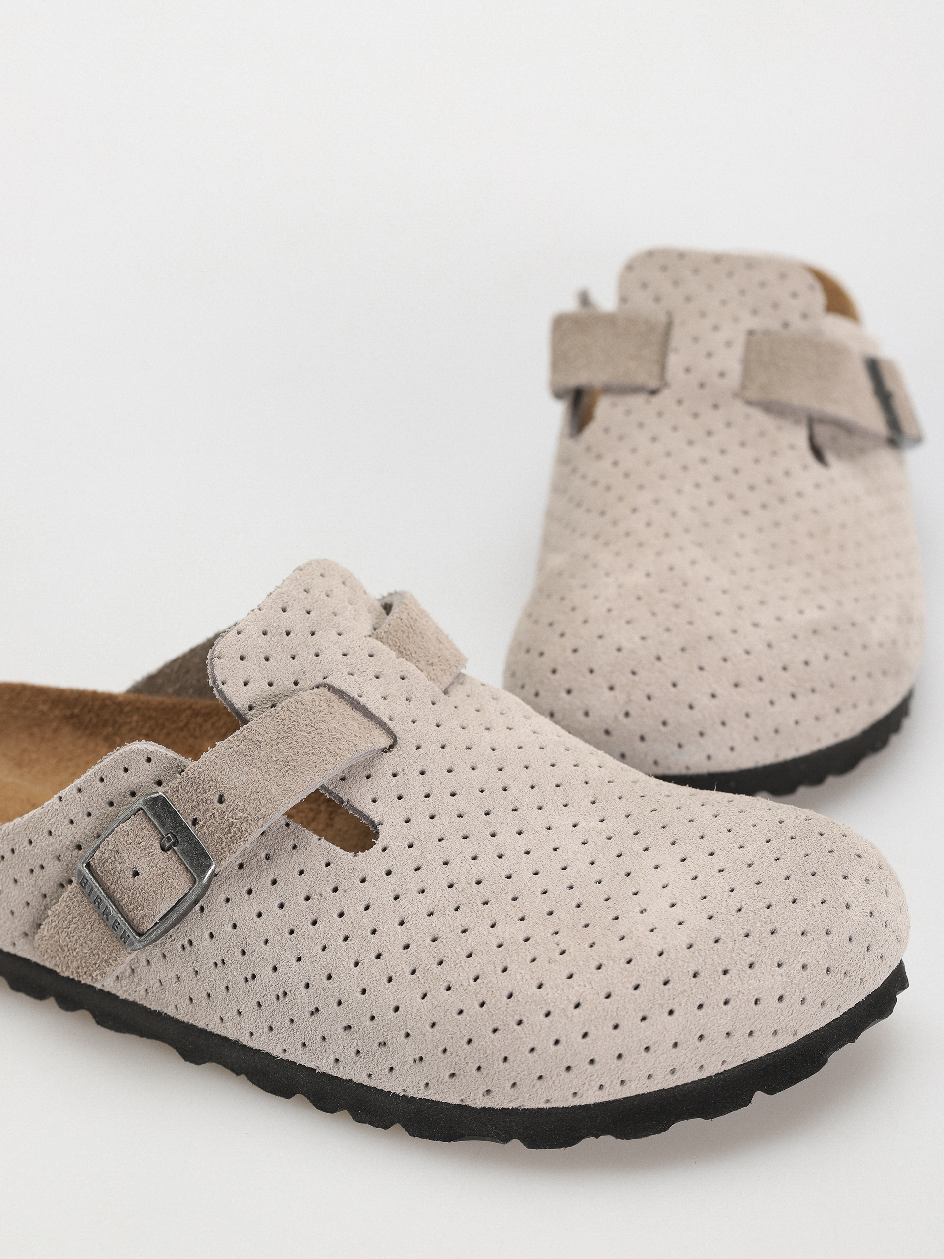 Șlapi Birkenstock Boston Suede Embossed Narrow Wmn (emboss dots stone coin)