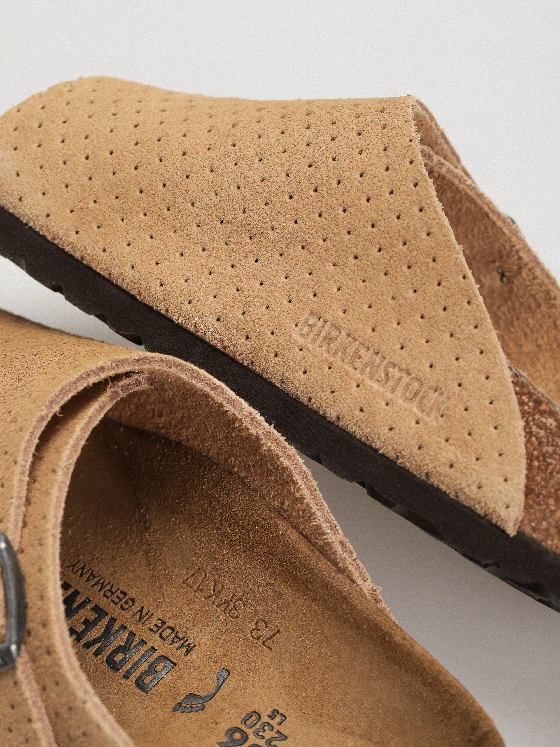 Șlapi Birkenstock Zurich Suede Embossed Narrow Wmn (emboss dots new beige)