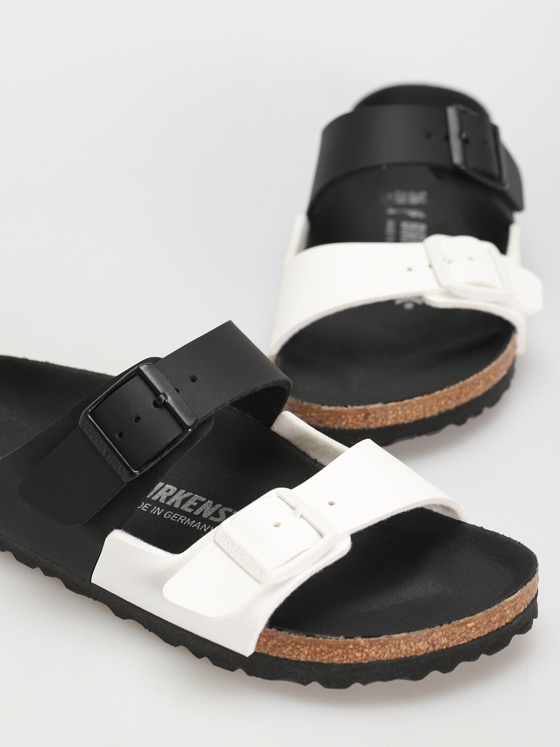 Șlapi Birkenstock Arizona Birko Flor Narrow Wmn (black/white)