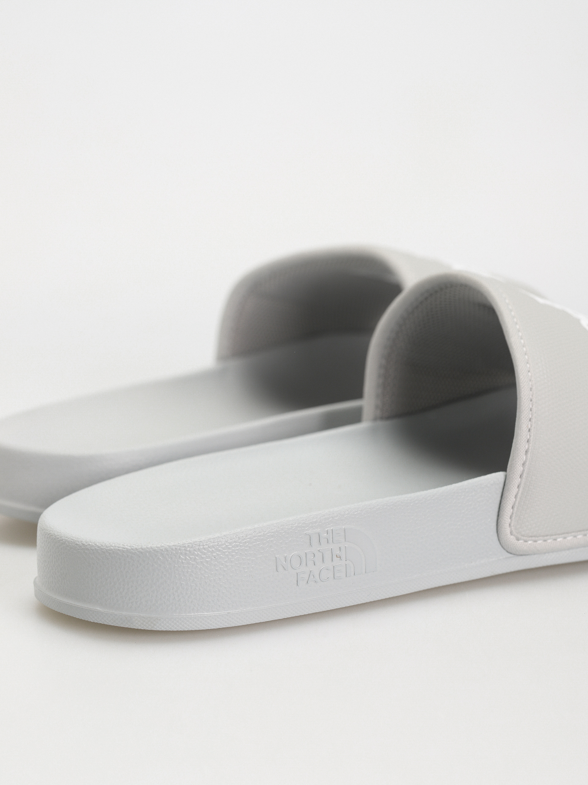 Șlapi The North Face Base Camp III (high rise gr/high rise gr)