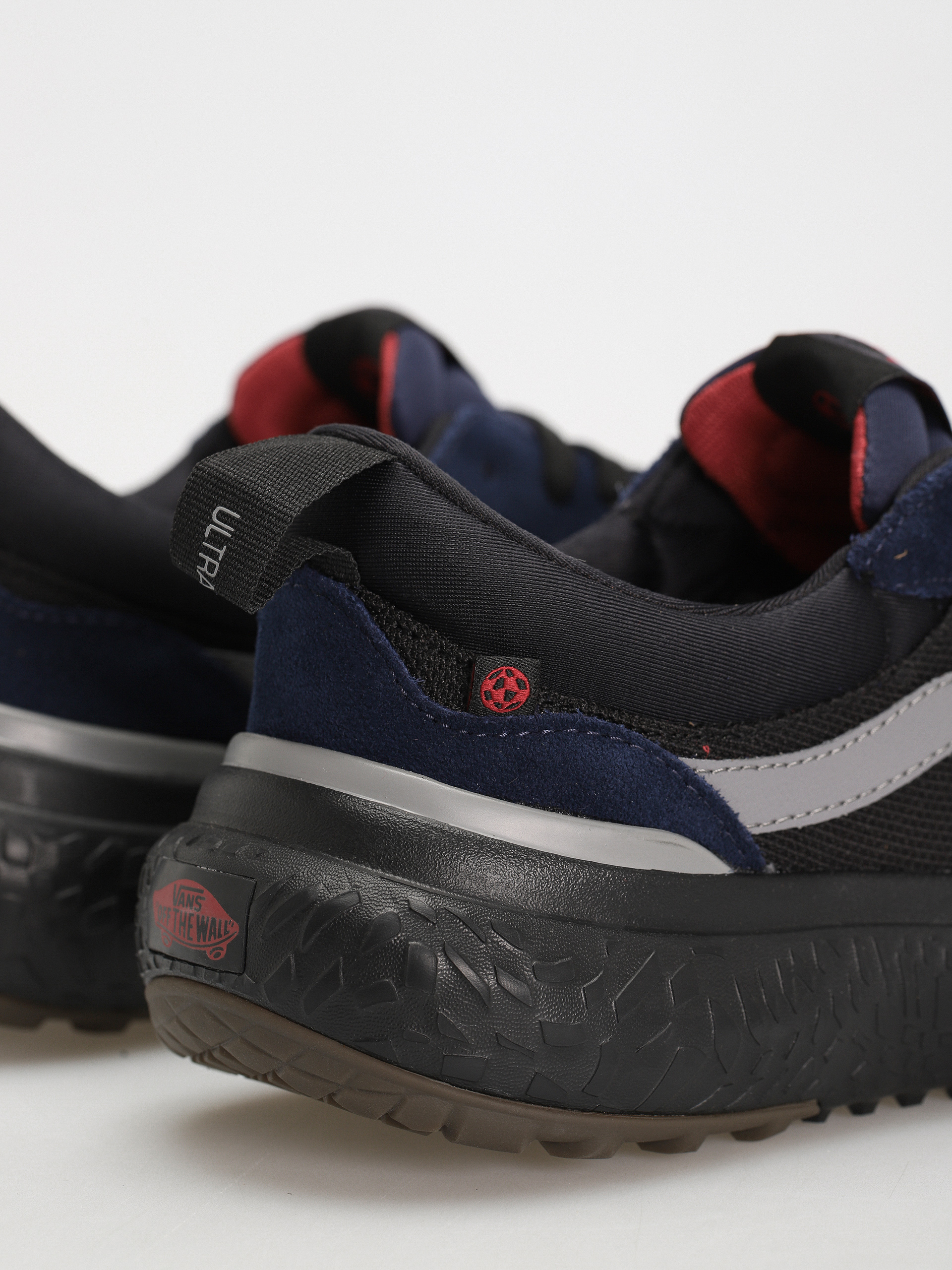 Pantofi Vans Ultrarange Neo Vr3 (surf essentials black/navy)