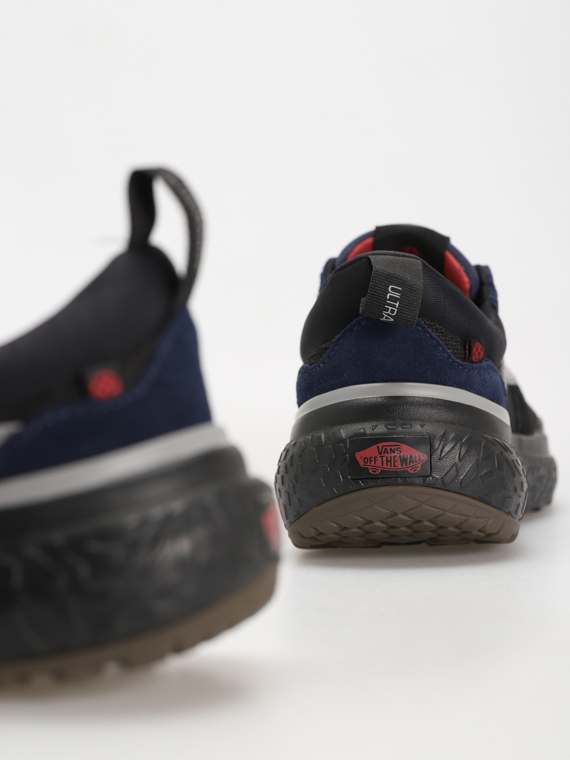 Pantofi Vans Ultrarange Neo Vr3 (surf essentials black/navy)