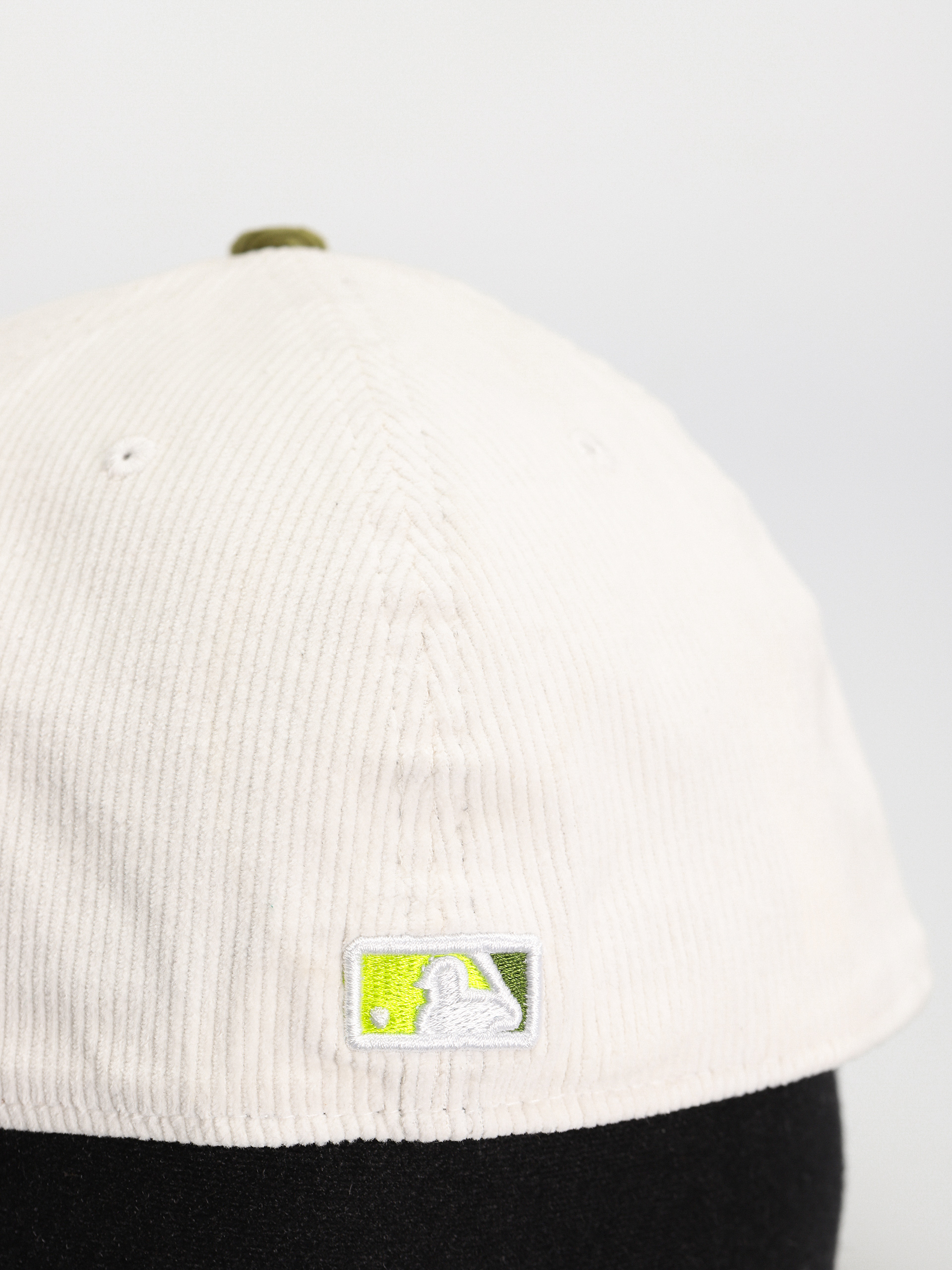 Șapcă New Era Cord 59Fifty Atlanta Braves (green/white)