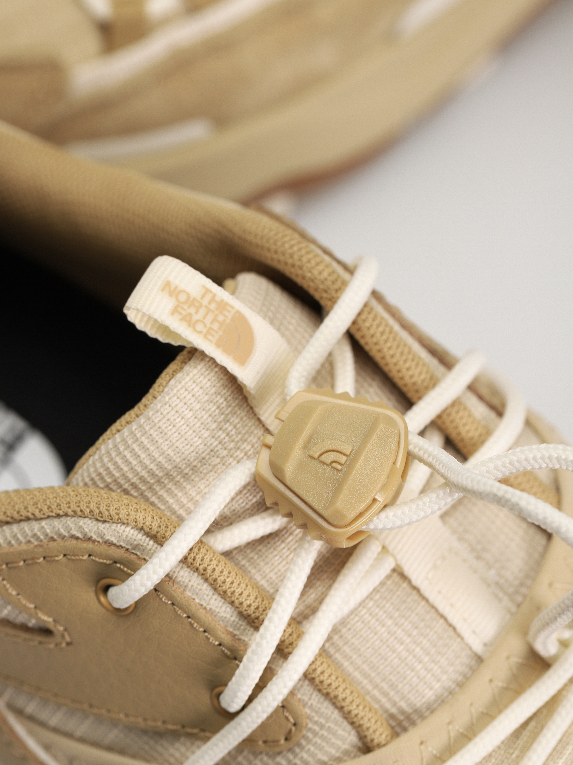 Pantofi The North Face Vectiv Taraval Tech (khaki stone/gravel)