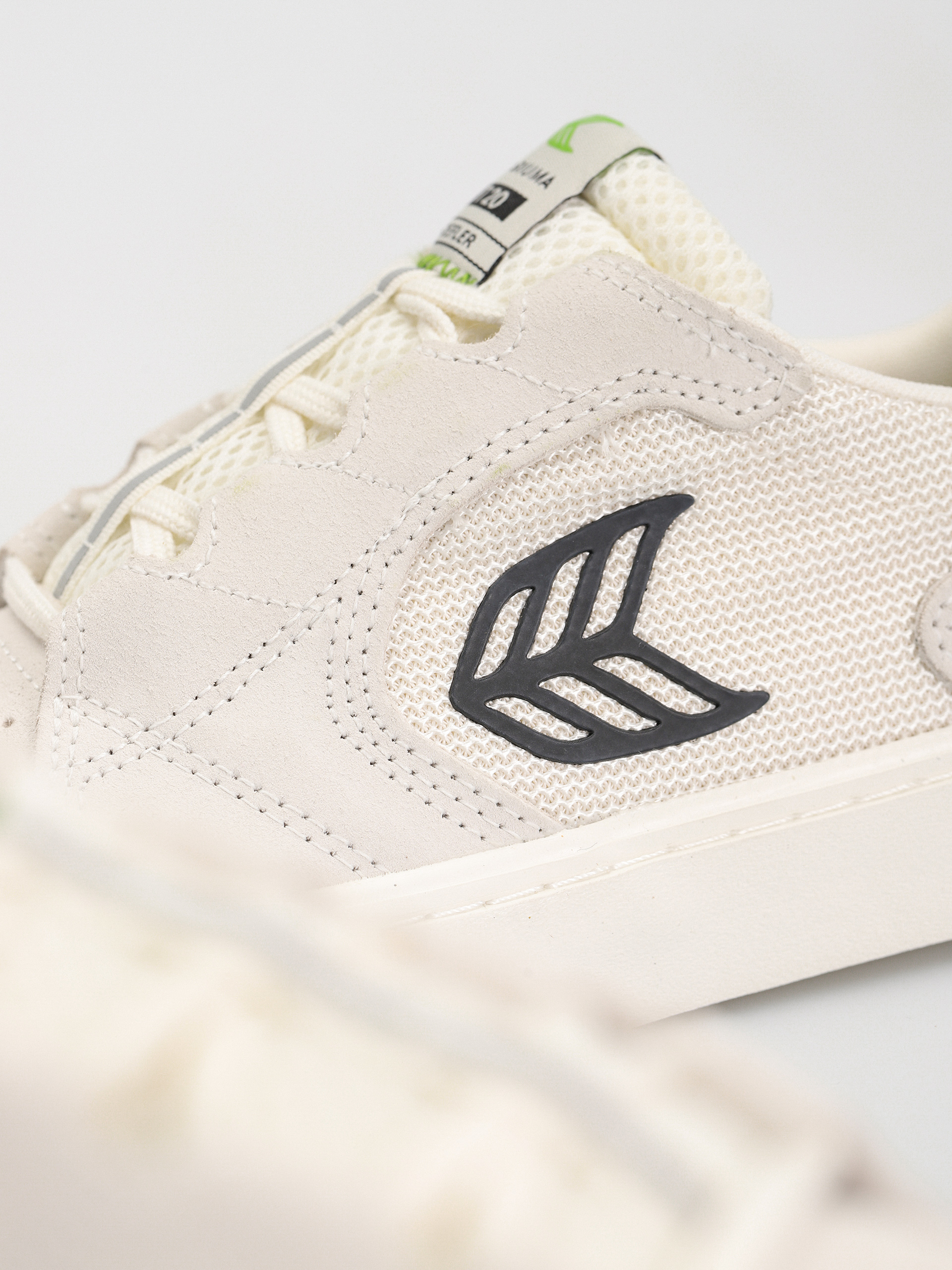 Pantofi Cariuma T20 Pro (off white vintage/black)