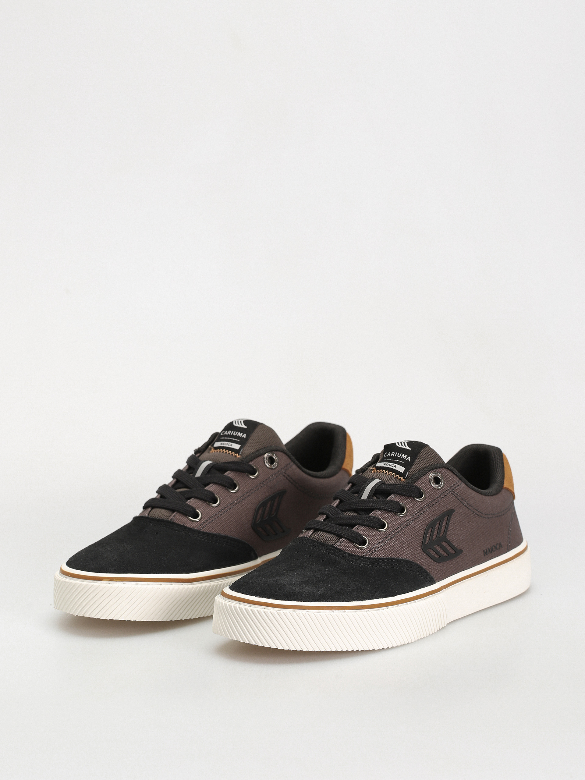 Pantofi Cariuma Naioca Pro (jet black/dark grey)