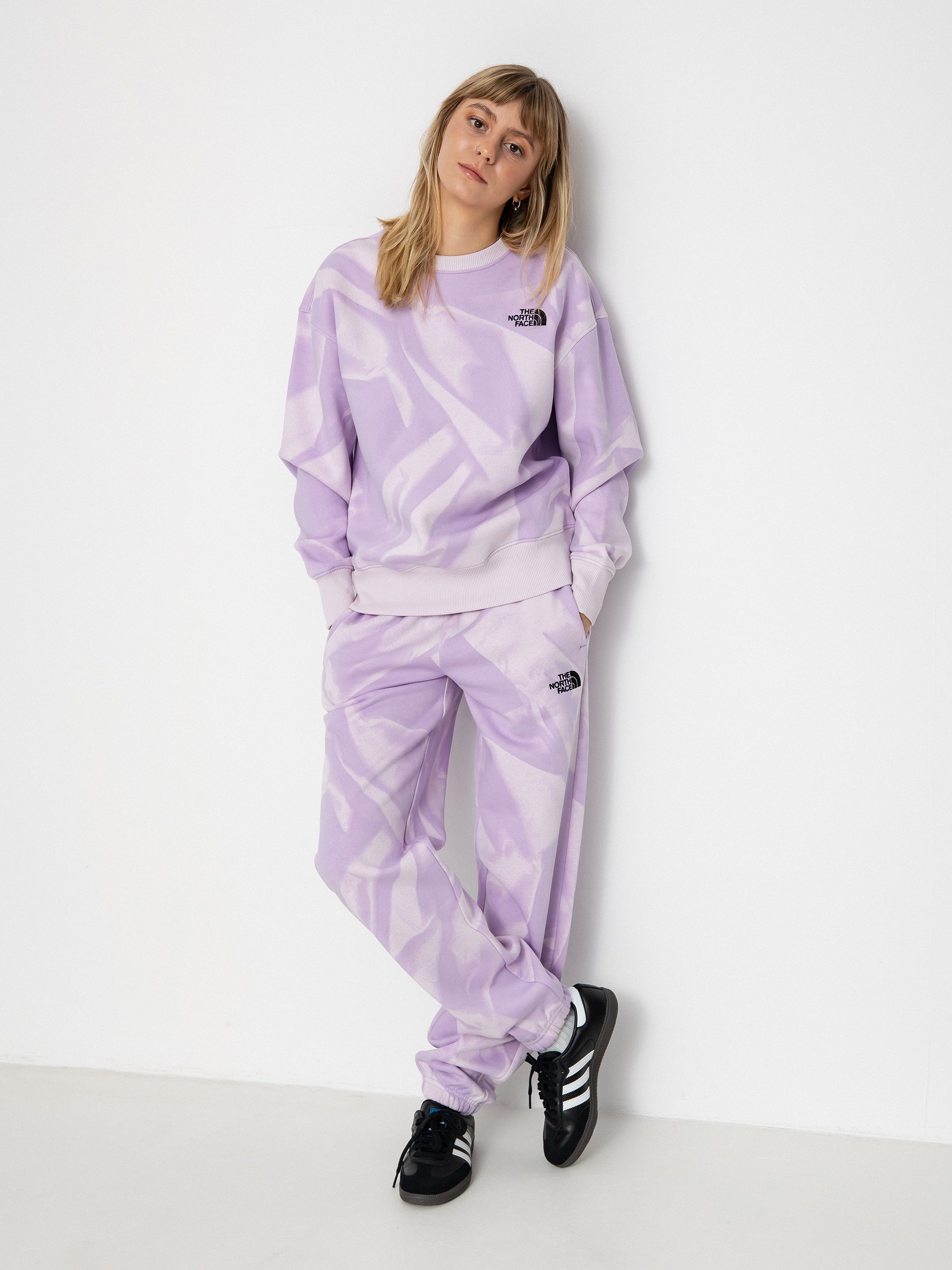 Hanorac The North Face Essential Crew Print Wmn (icy lilac garment fold)