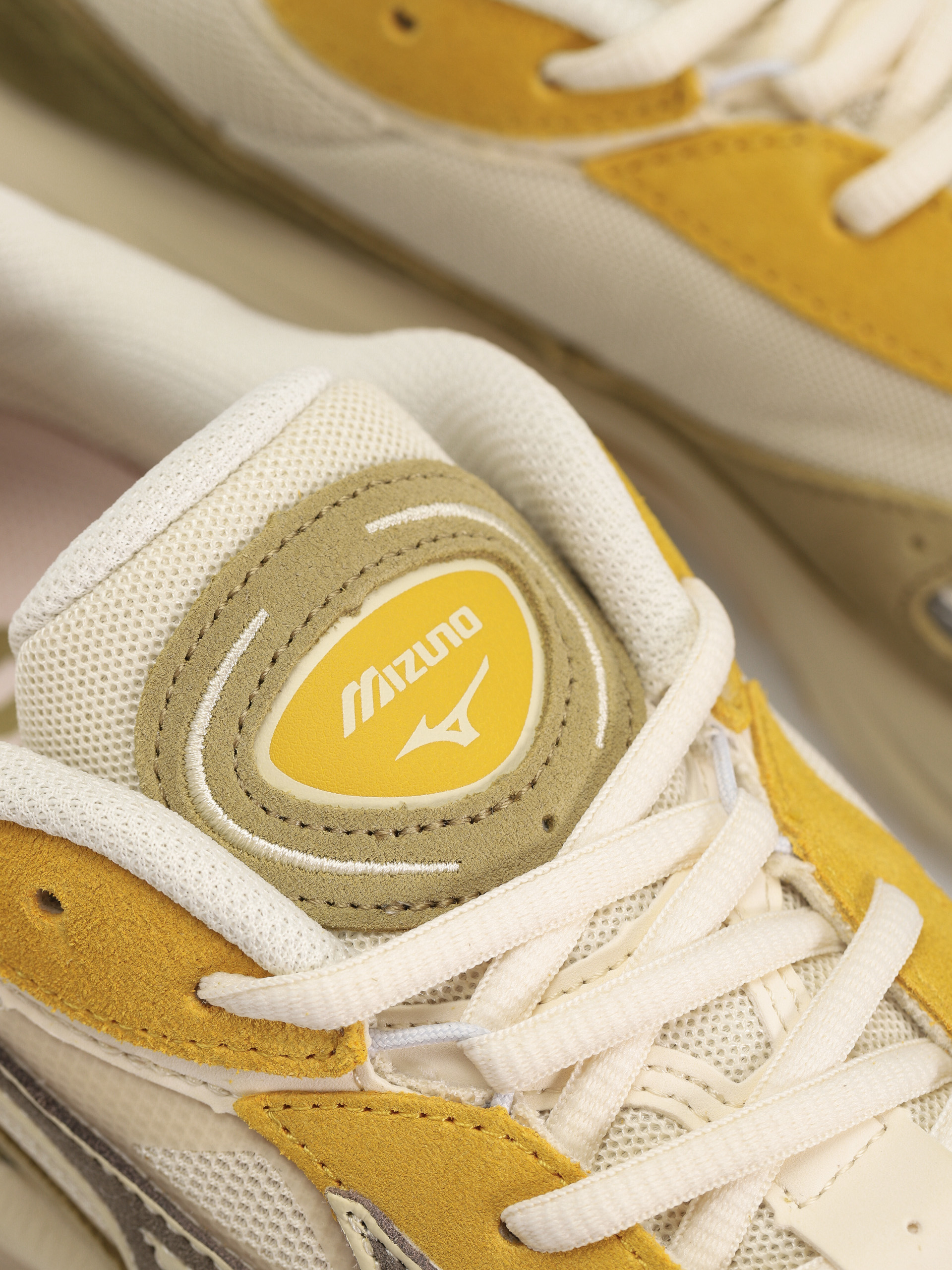 Pantofi Mizuno Wave Rider Beta (cedar/major brown/cloud cream)