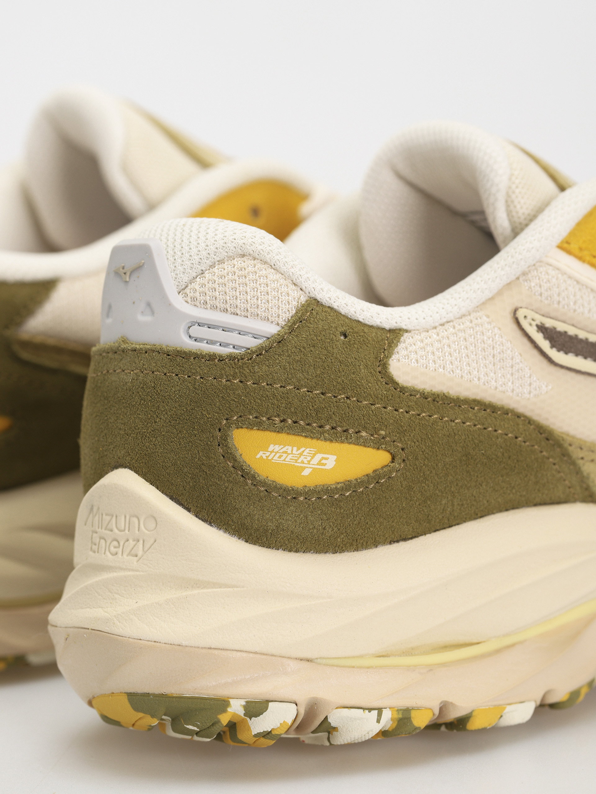 Pantofi Mizuno Wave Rider Beta (cedar/major brown/cloud cream)