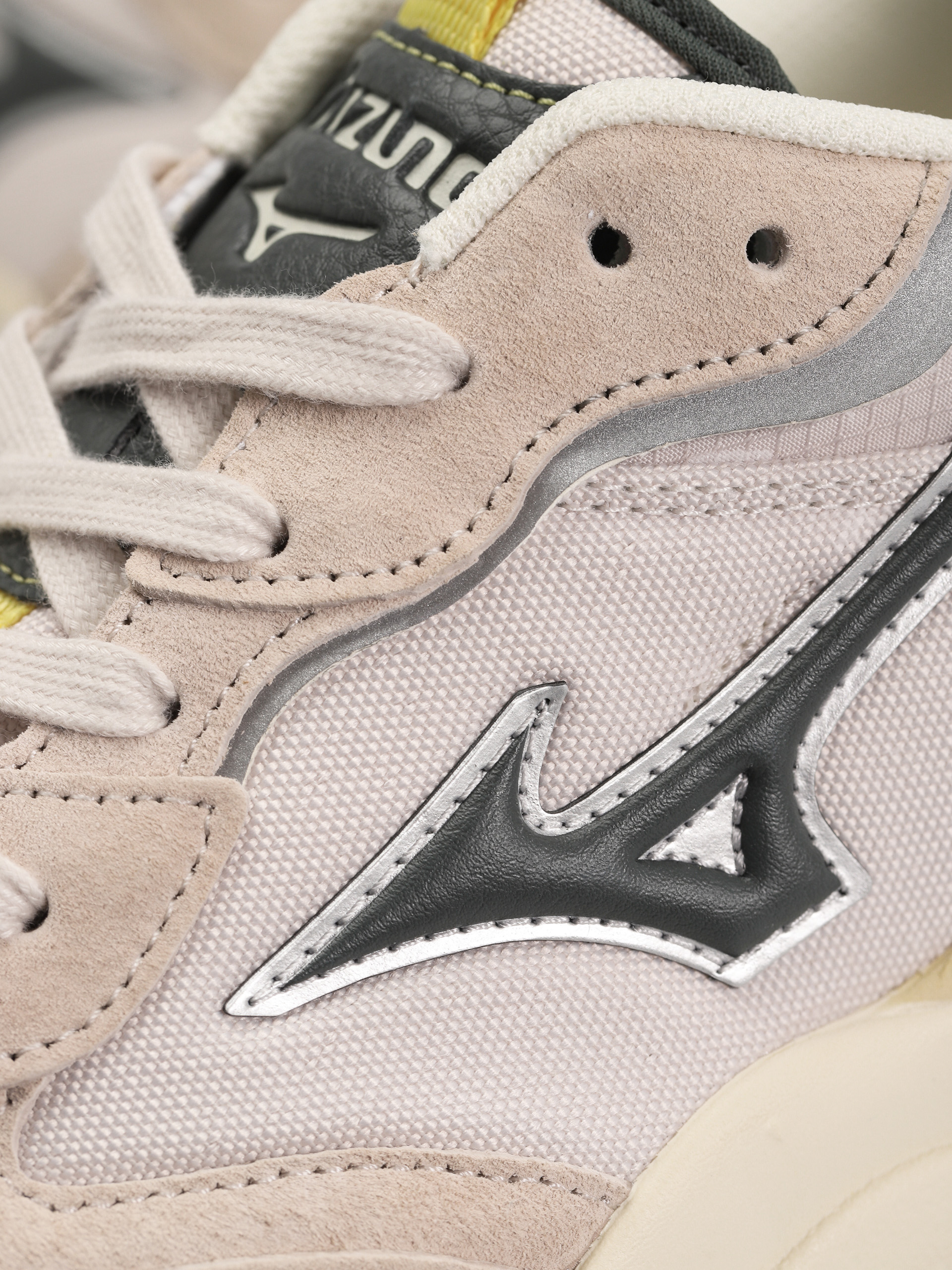 Pantofi Mizuno Sky Medal Beta (silver cloud/urban chic/white sand)