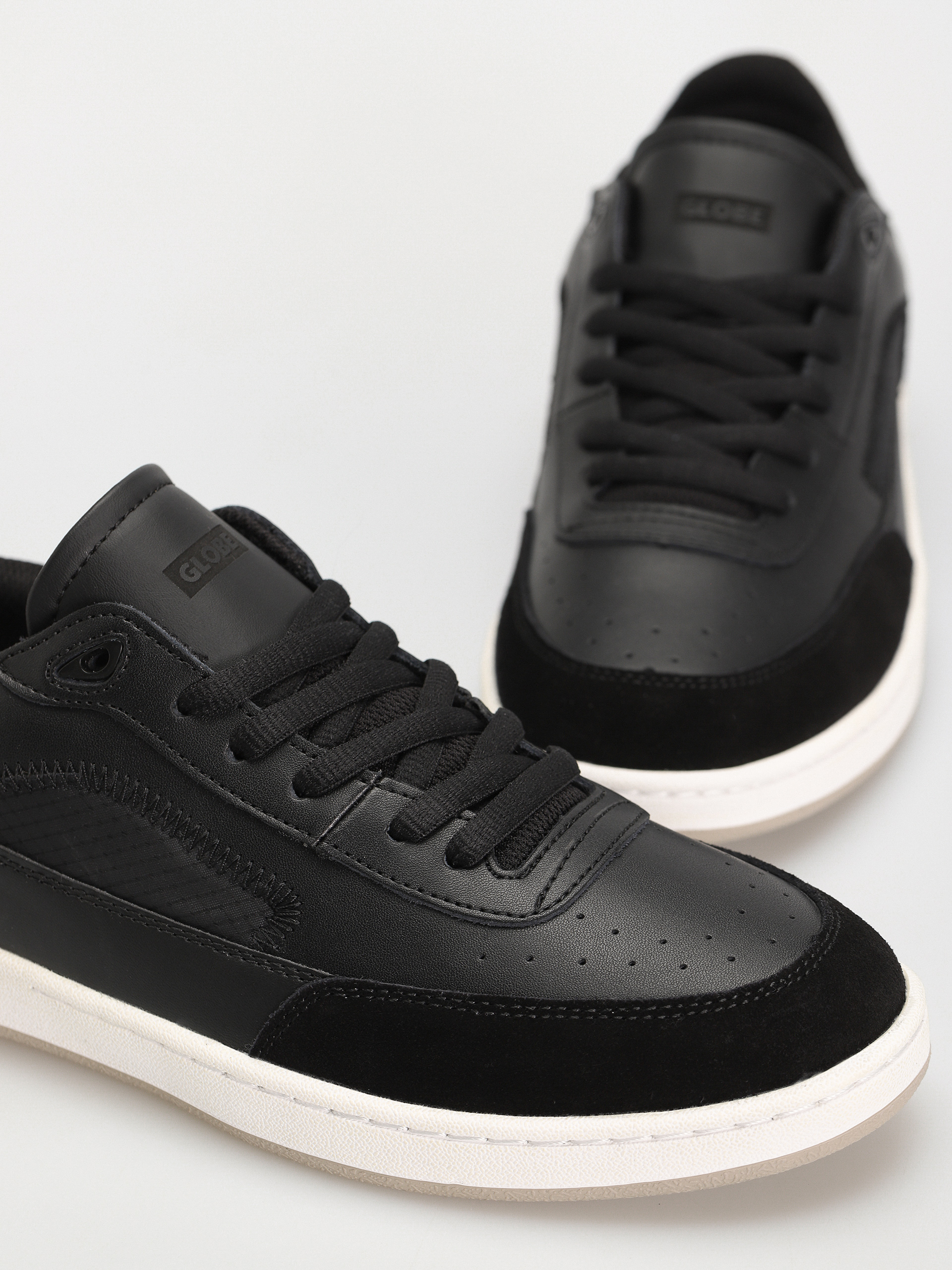 Pantofi Globe Holand (black/off white)