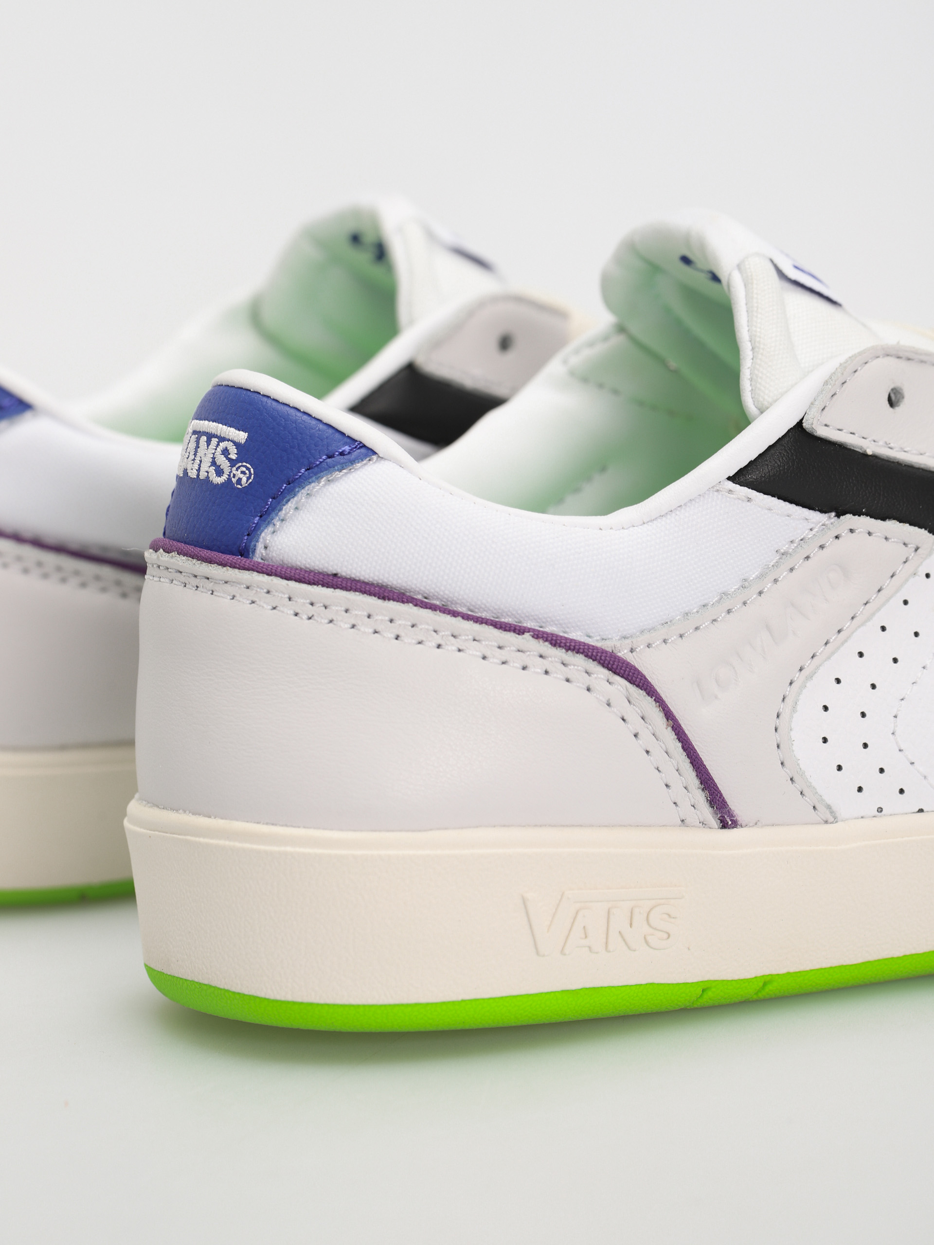Pantofi Vans Lowland Cc Jmp R (multi sport true white/multi)